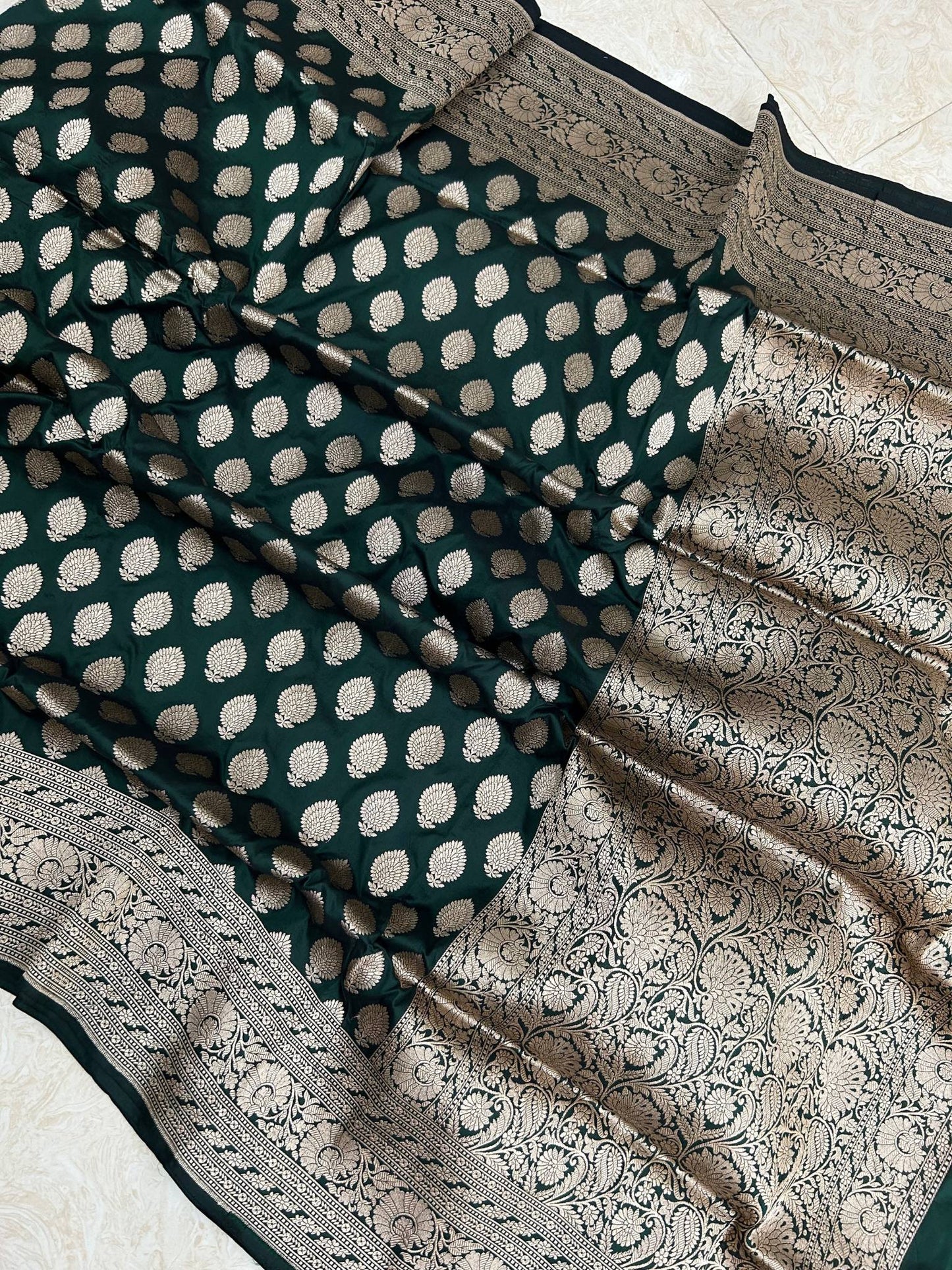 Pure Katan Silk Handloom Banarasi Saree - Jaal work