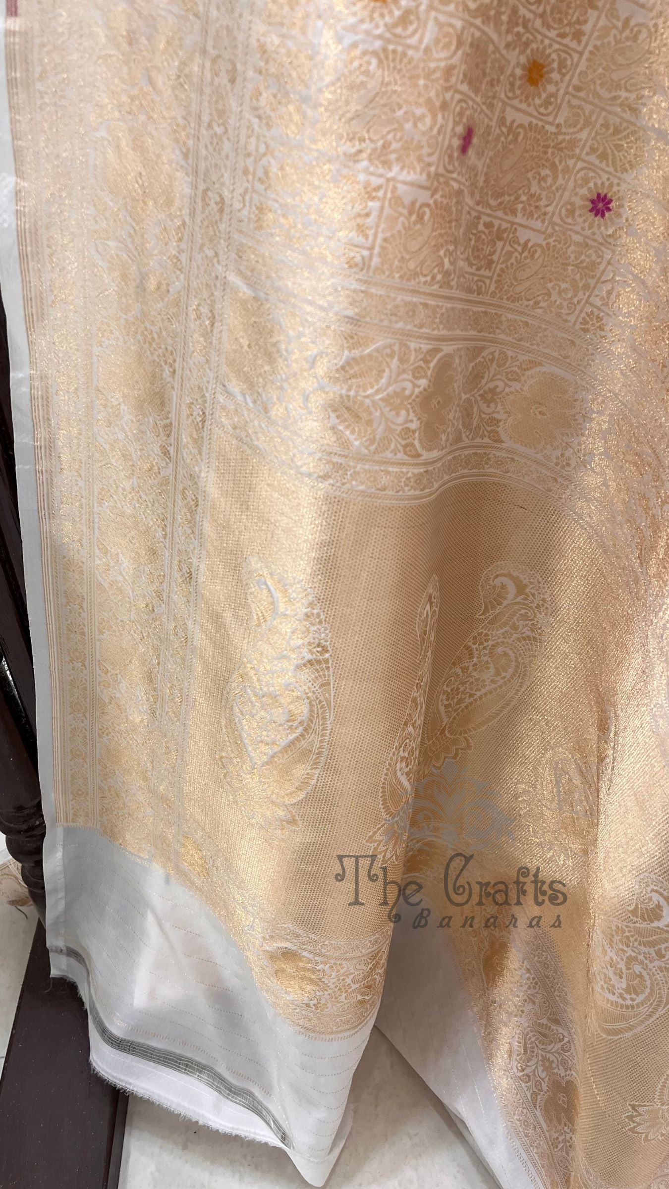 Pure Katan Silk Handloom Banarasi Saree - Tanchui Brocade Meena