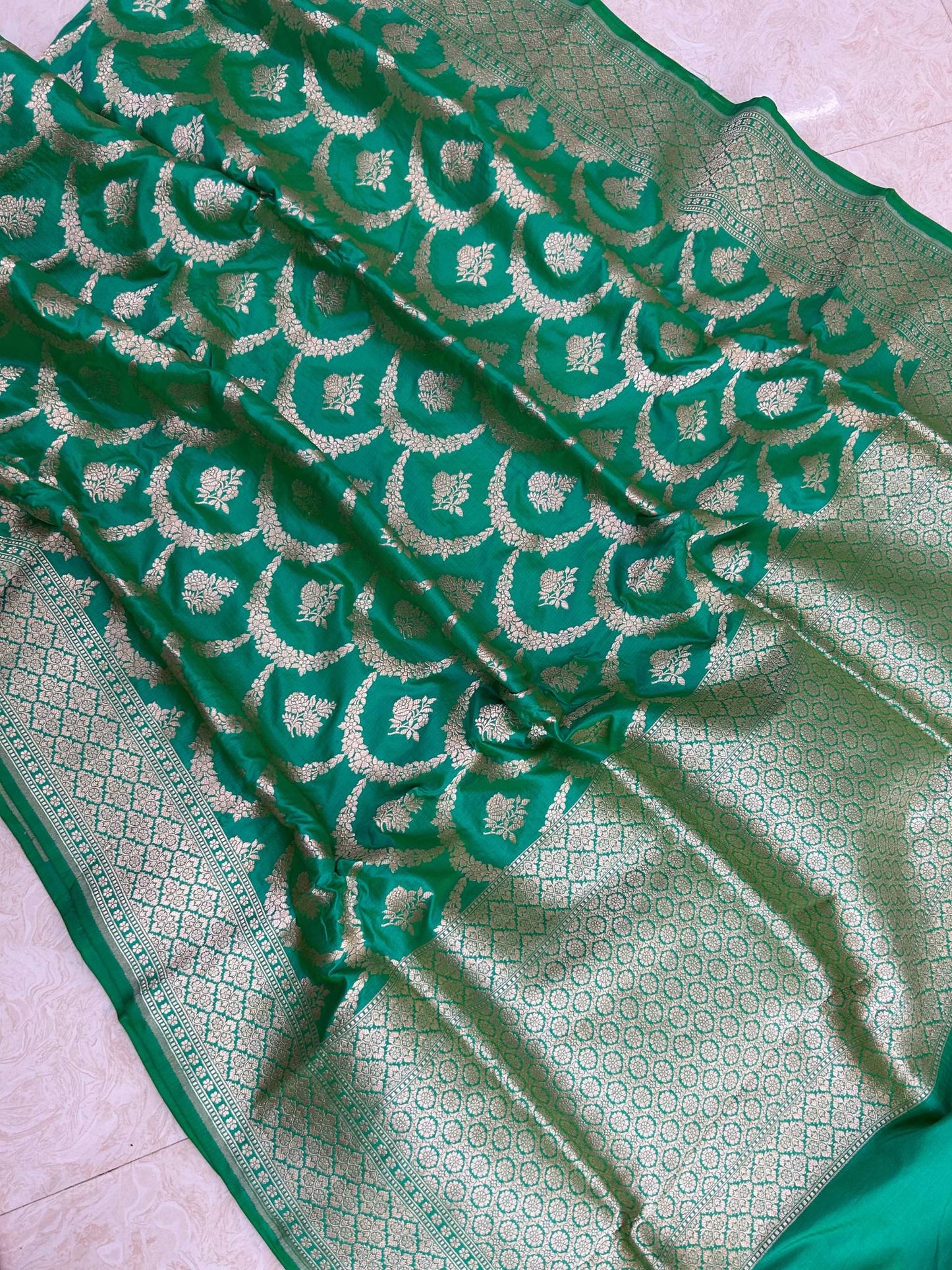Pure Katan Silk Handloom Banarasi Saree - Jaal work