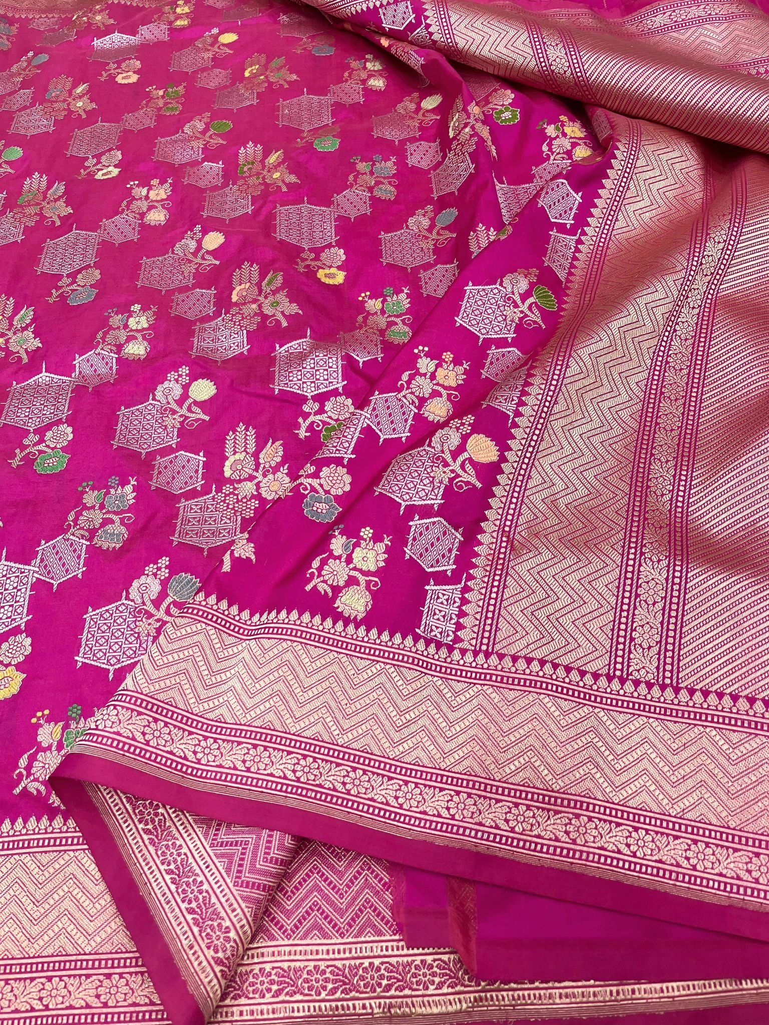 Pure Katan Silk Handloom Banarasi Saree - All Over Kadiyal Jaal Work