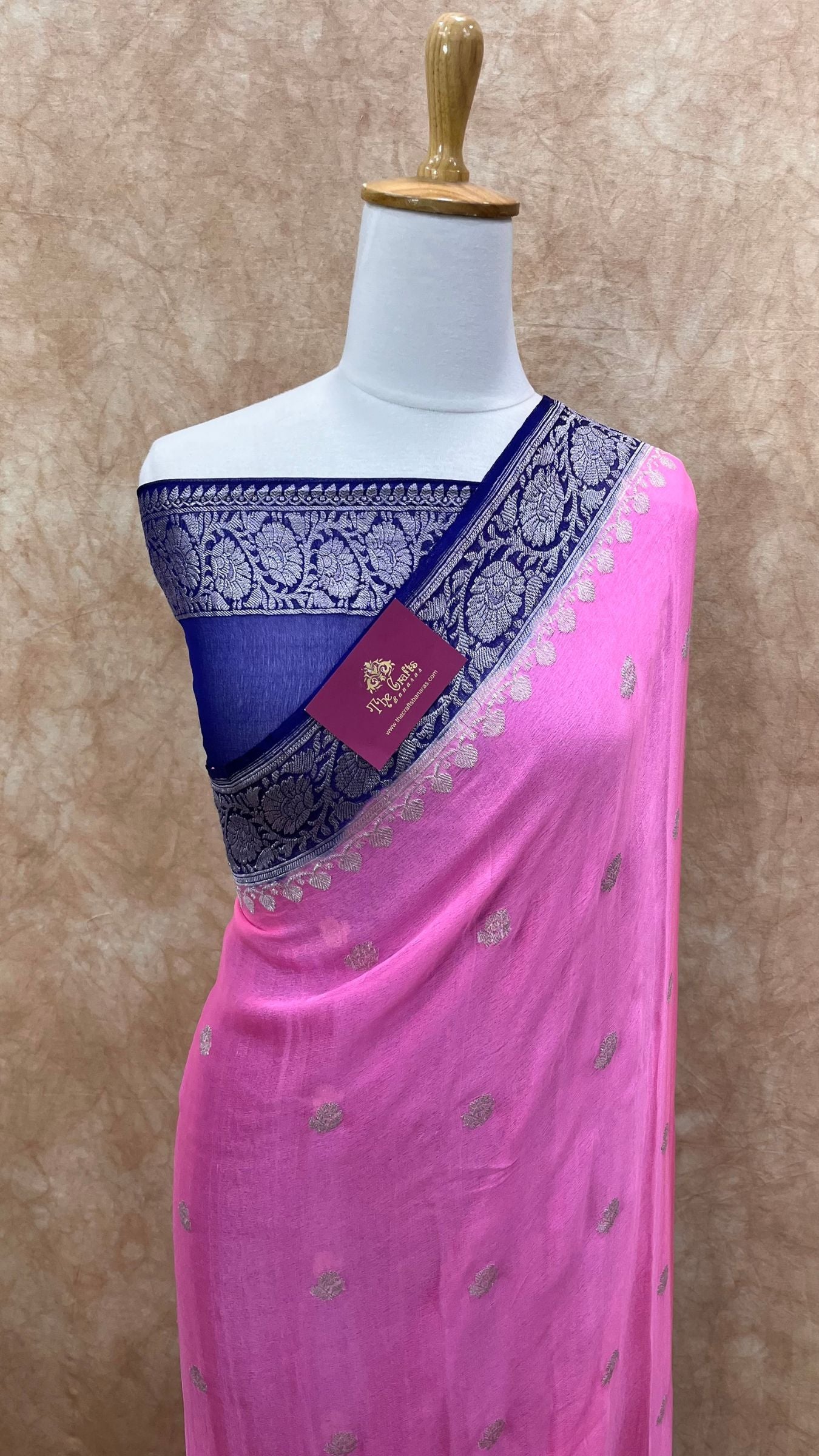 Pure Handloom Georgette Banarasi Saree - Silver Zari