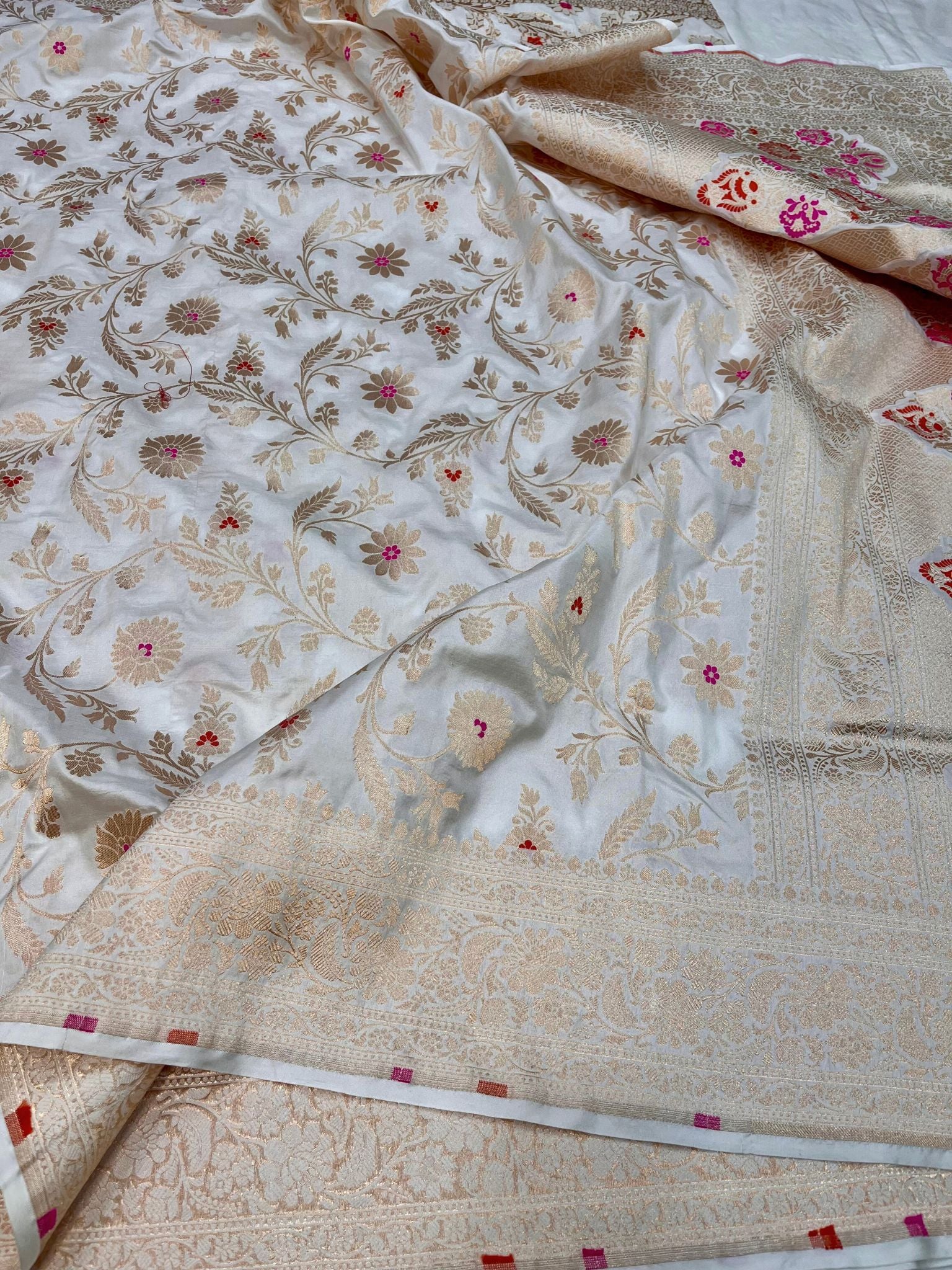 Pure Katan Silk Handloom Banarasi Saree - Jaal Work With Meenakari