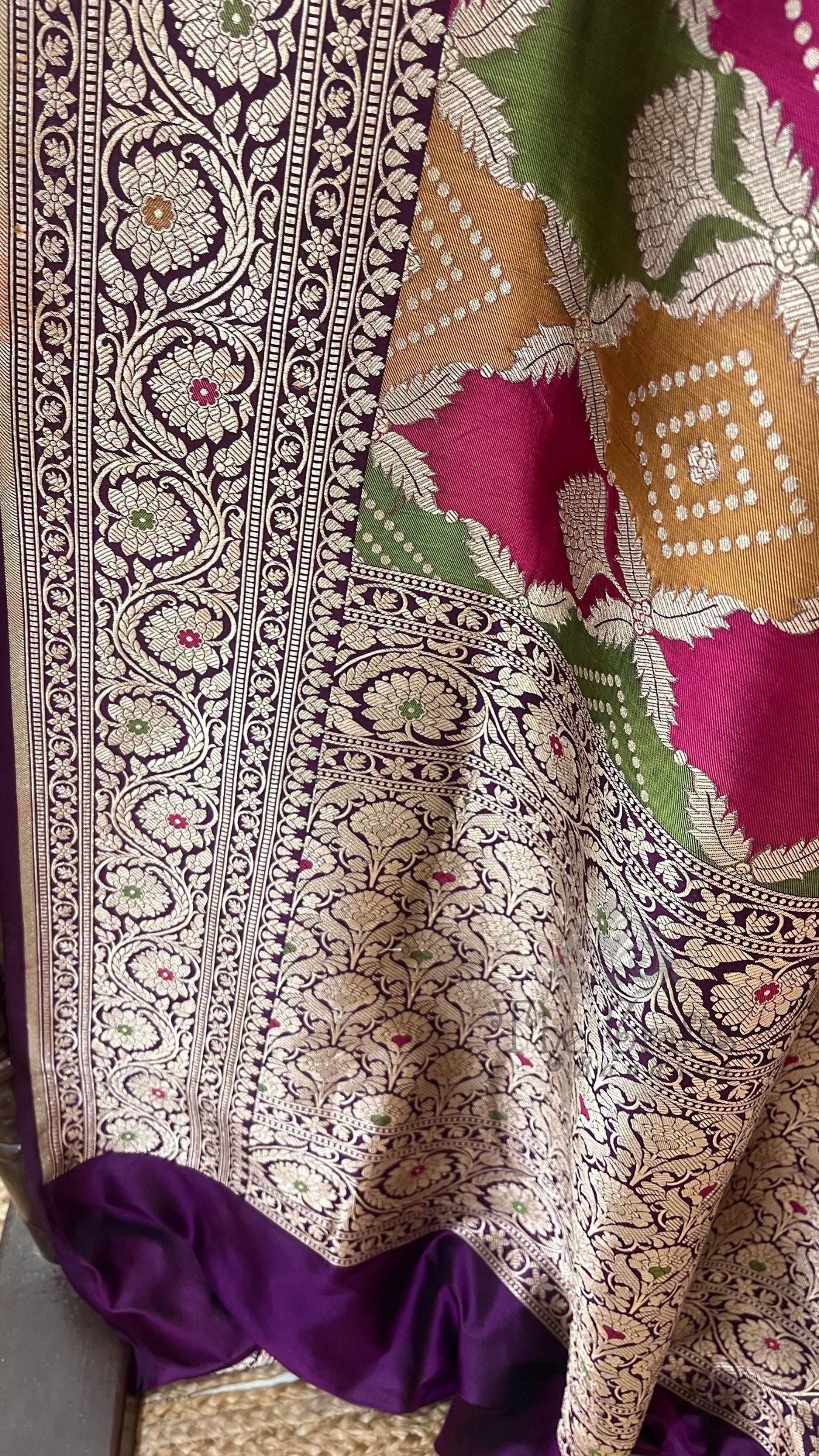 Rangkat Pure Katan Silk Handloom Banarasi Saree - Jaal Work With Meenakari
