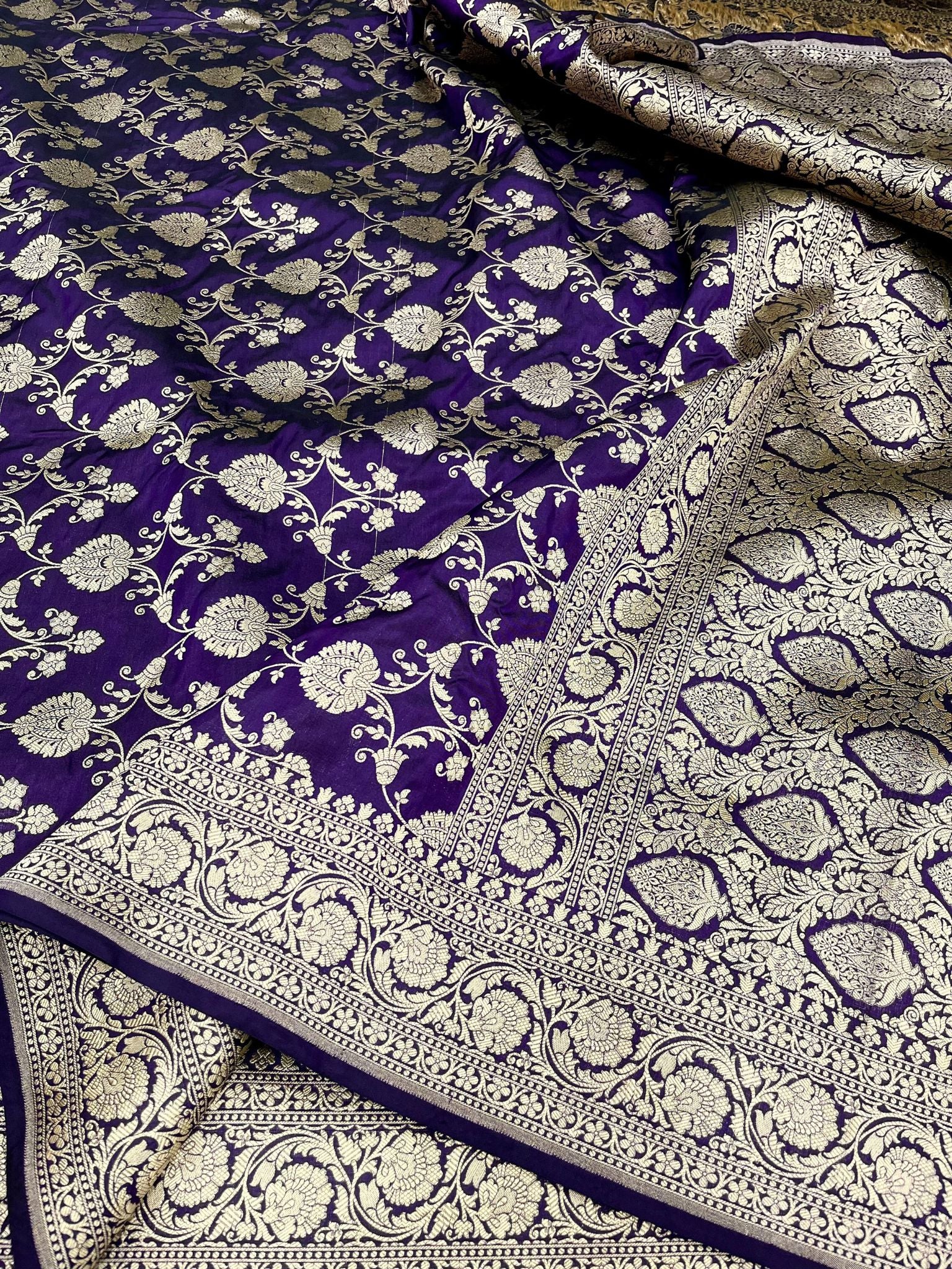 Pure Katan Silk Handloom Banarasi Saree - Jaal work