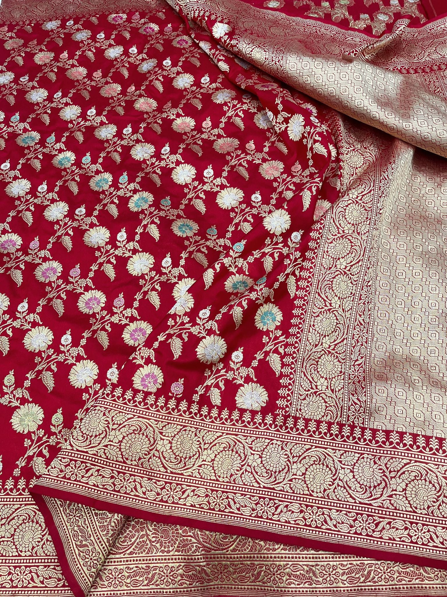 Pure Katan Silk Handloom Banarasi Saree - All Over Kadiyal Jaal Work