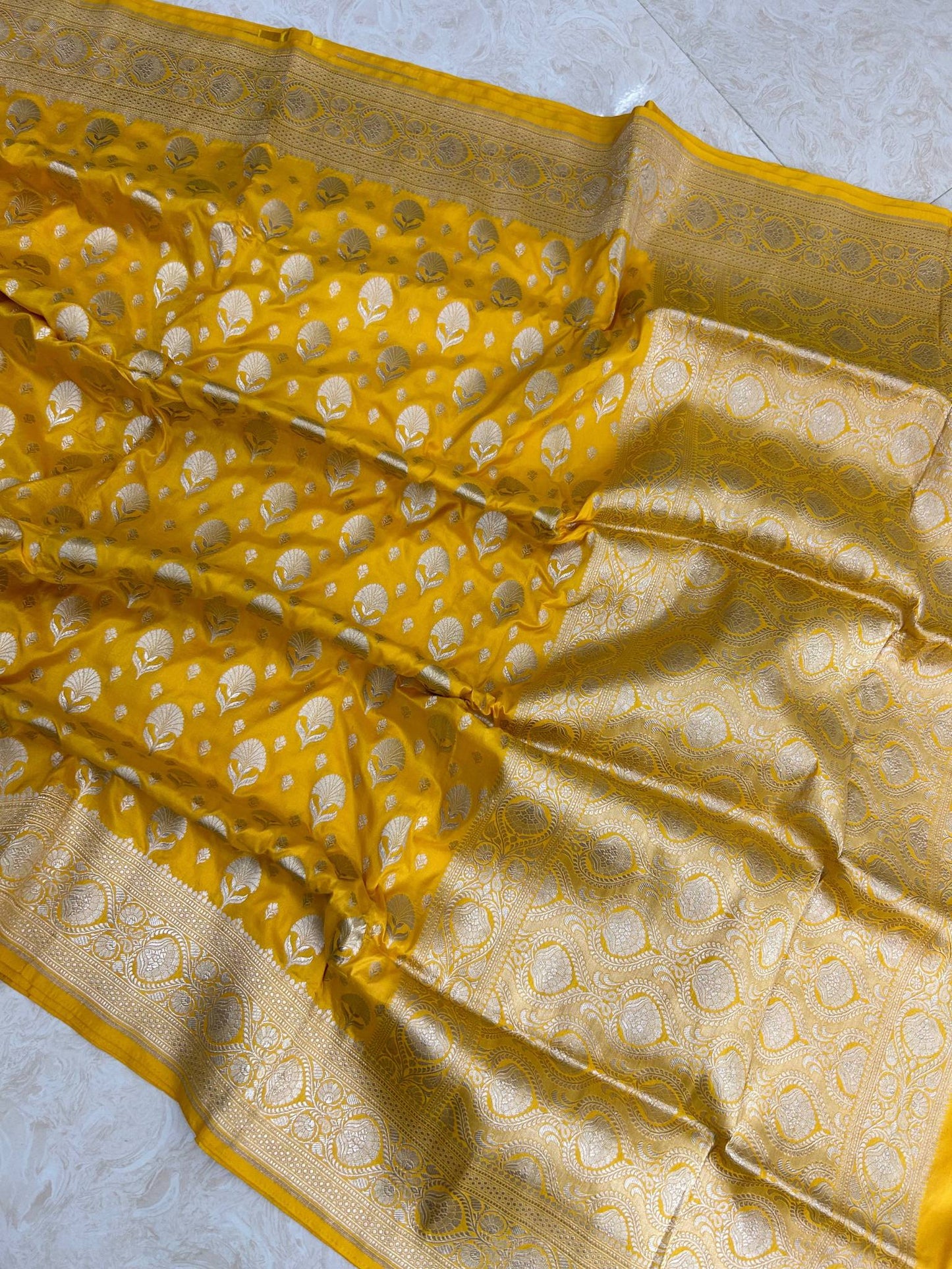 Pure Katan Silk Handloom Banarasi Saree - Jaal work