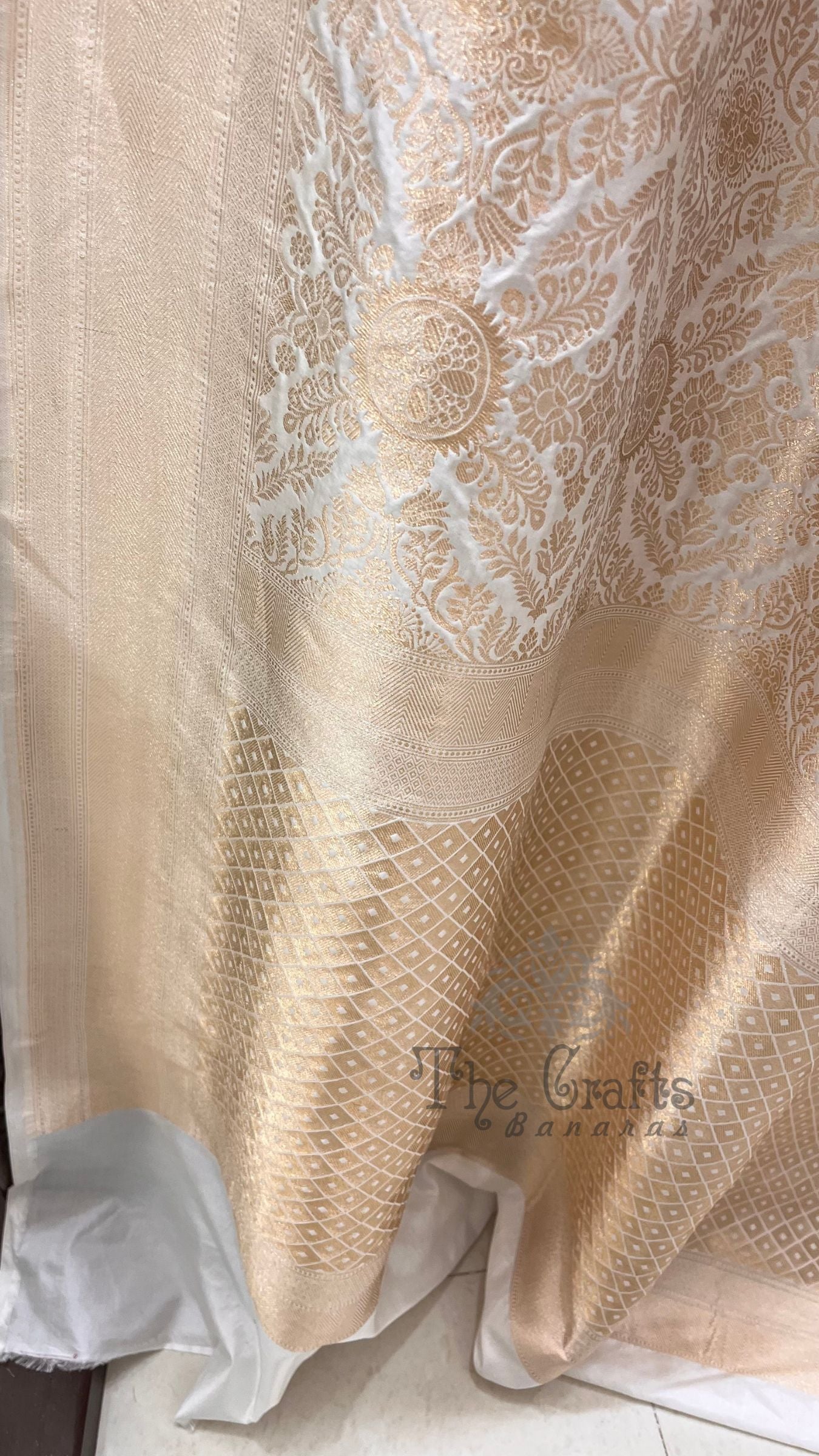 Pure Katan Silk Handloom Banarasi Saree - Jaal work