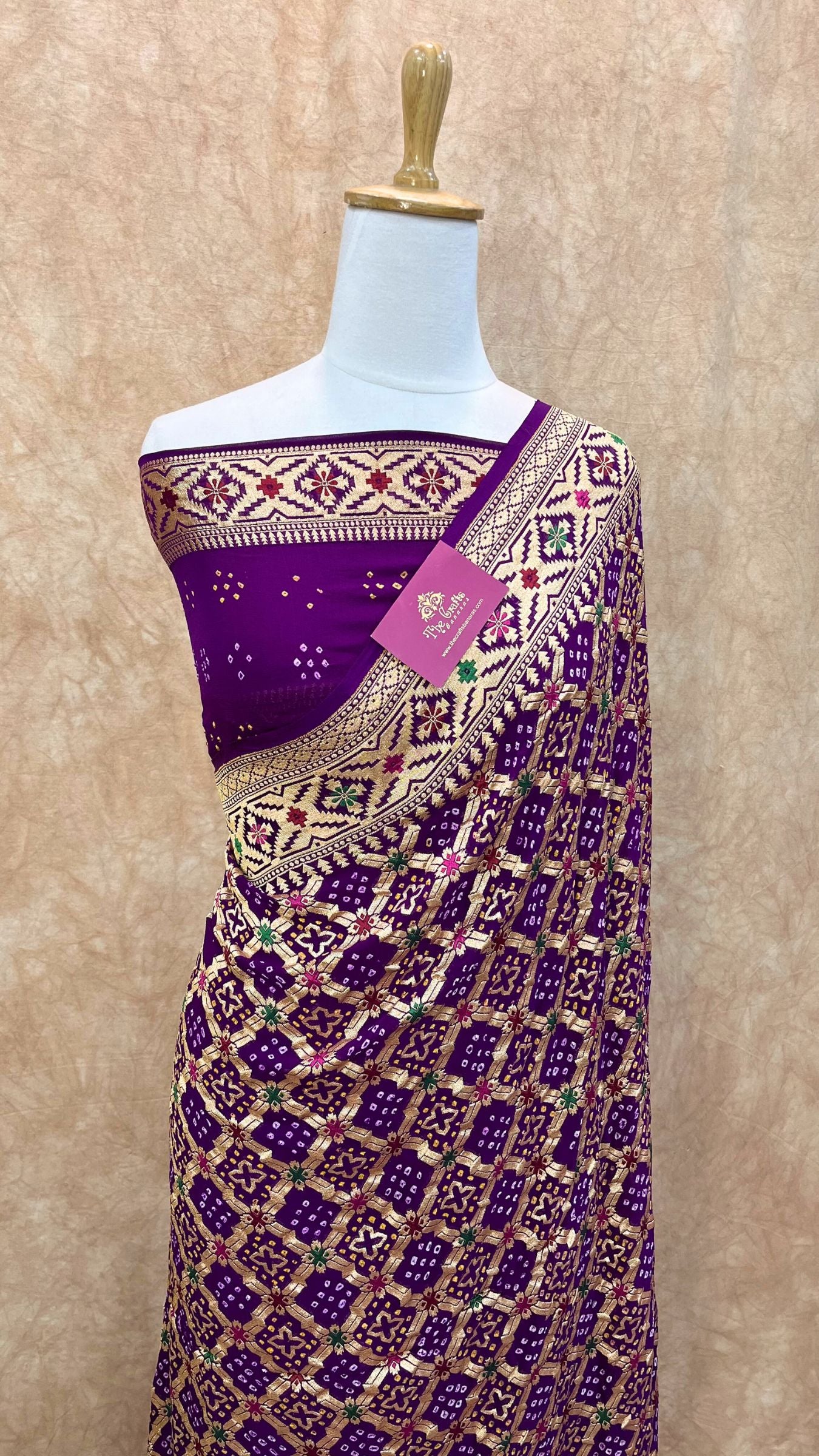 Pure Georgette Banarasi Handloom Bandhej Saree-With Meenakari Work