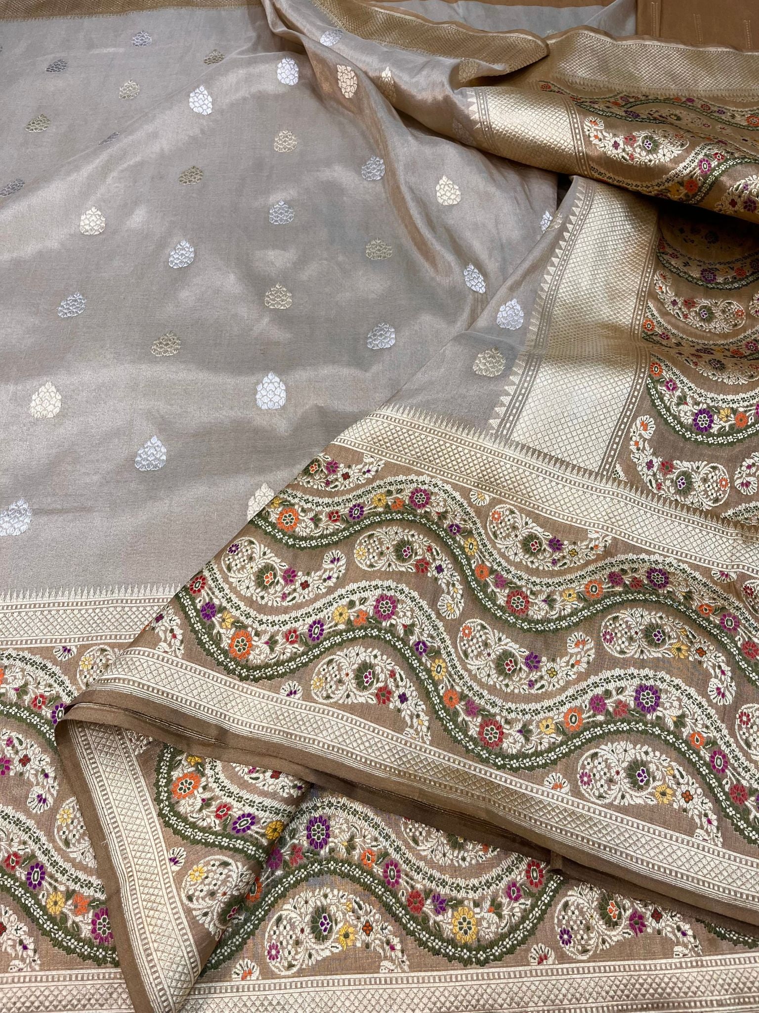 Pure Tissue Silk Handloom Banarasi Saree - with kadhua sona rupa motifs