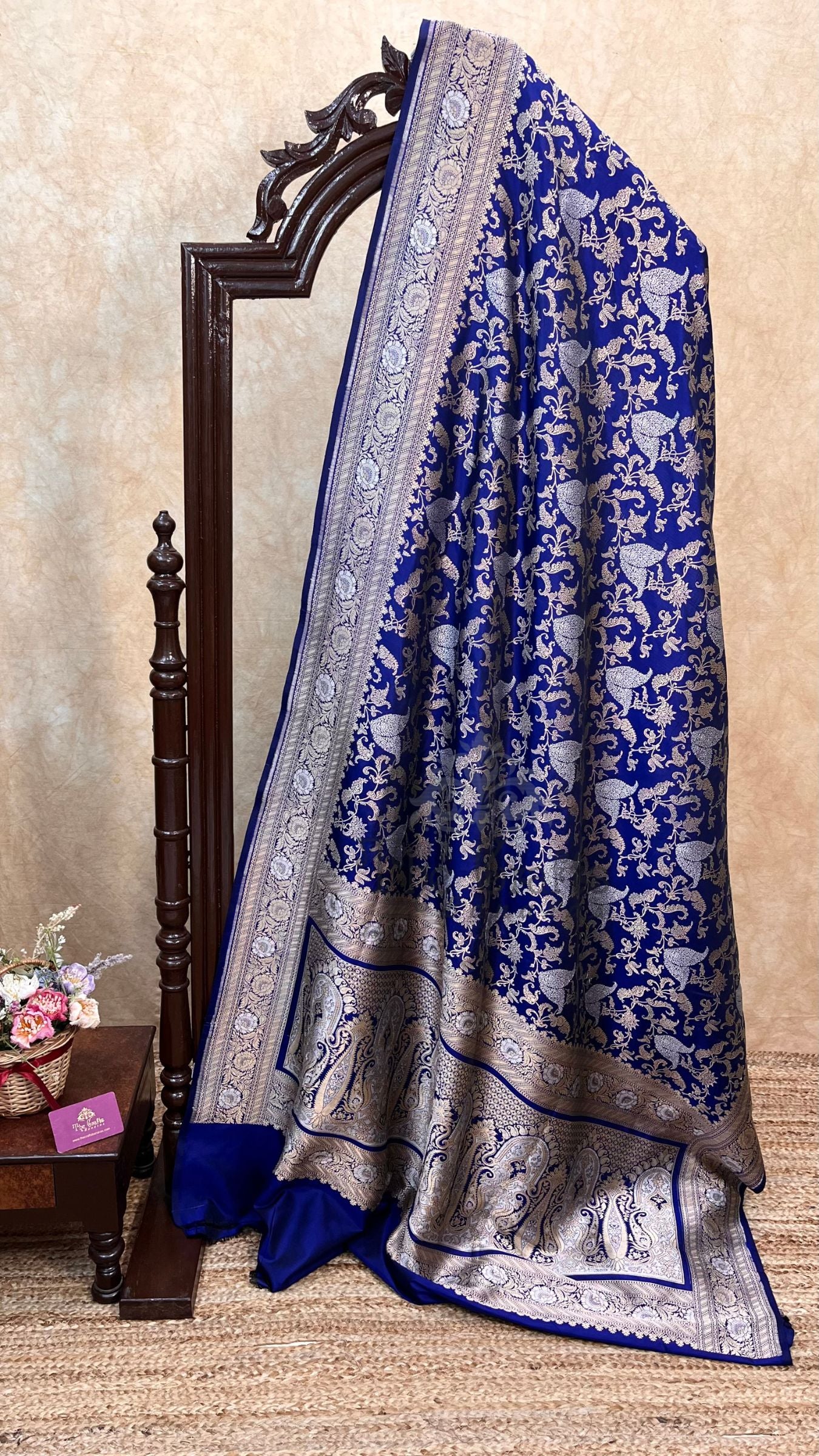 Pure Katan Silk Handloom Banarasi Saree - Jall With Meenakari