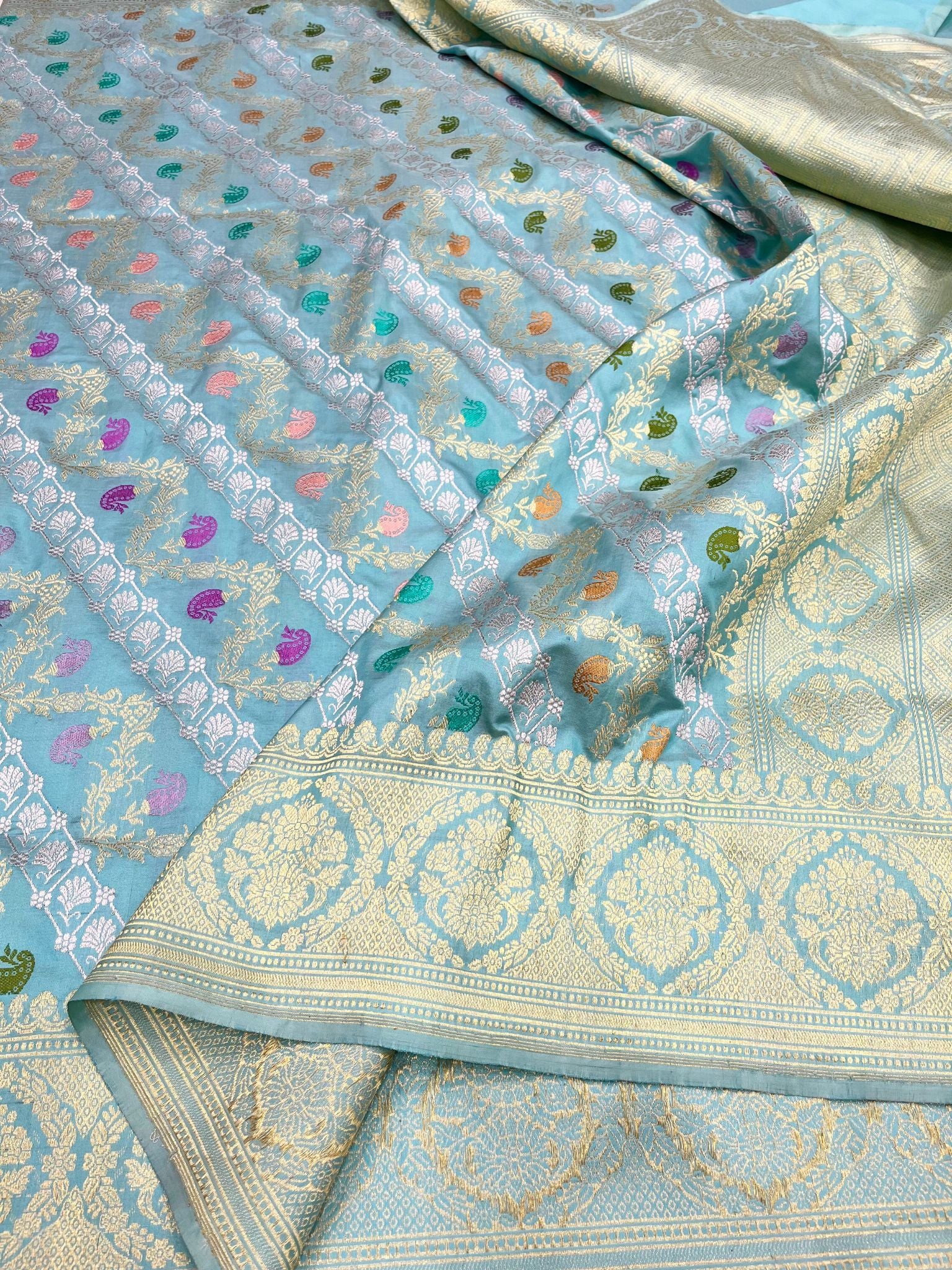 Pure Katan Silk Handloom Banarasi Saree - All Over Kadiyal Jaal Work