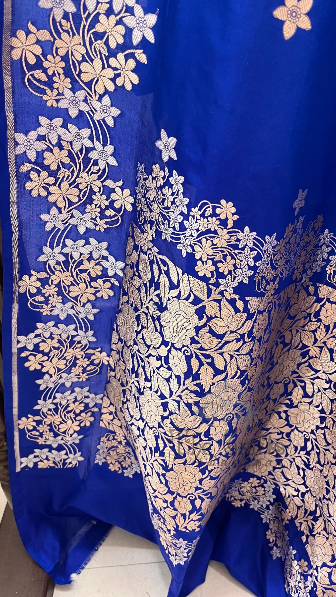 Pure Katan Silk Handloom Banarasi Saree - All over sona rupa motifs