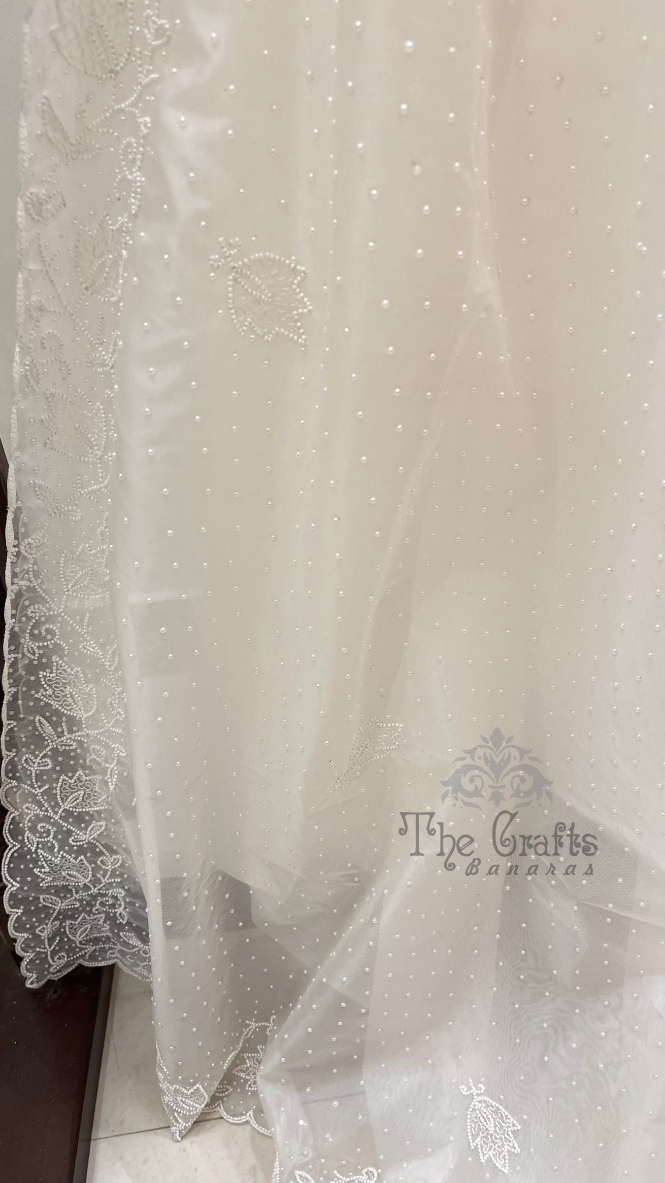 Pure Organza Silk Handloom Banarasi Saree - handwork motifs