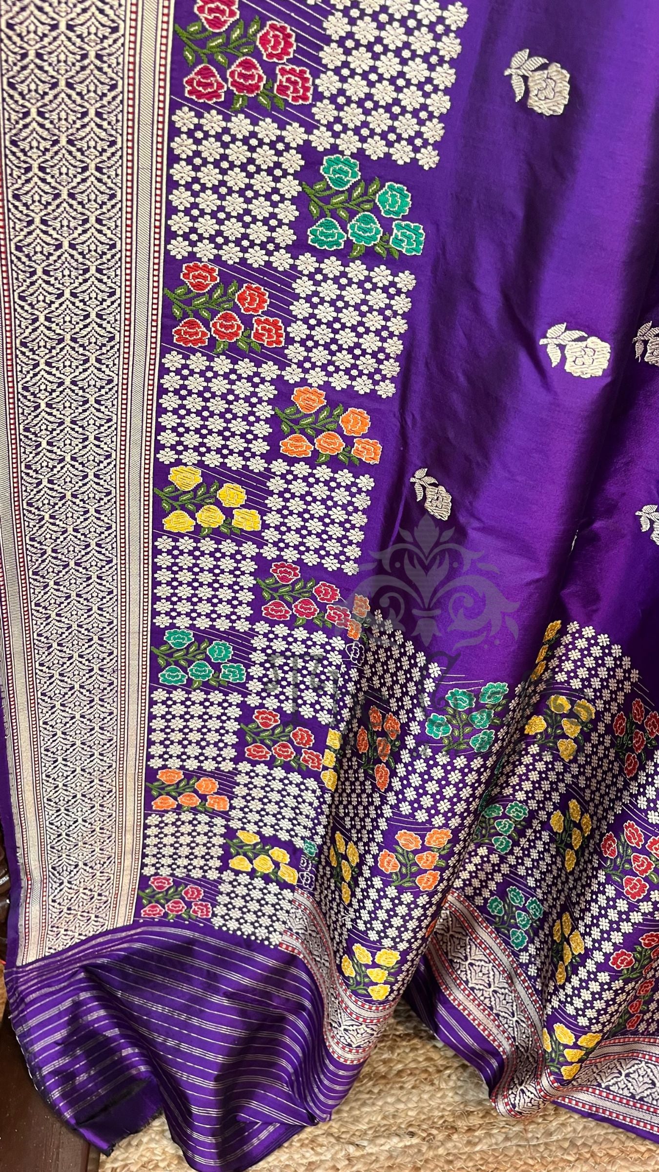 Pure Katan Silk Handloom Banarasi Saree - with kadhua meenakari motifs