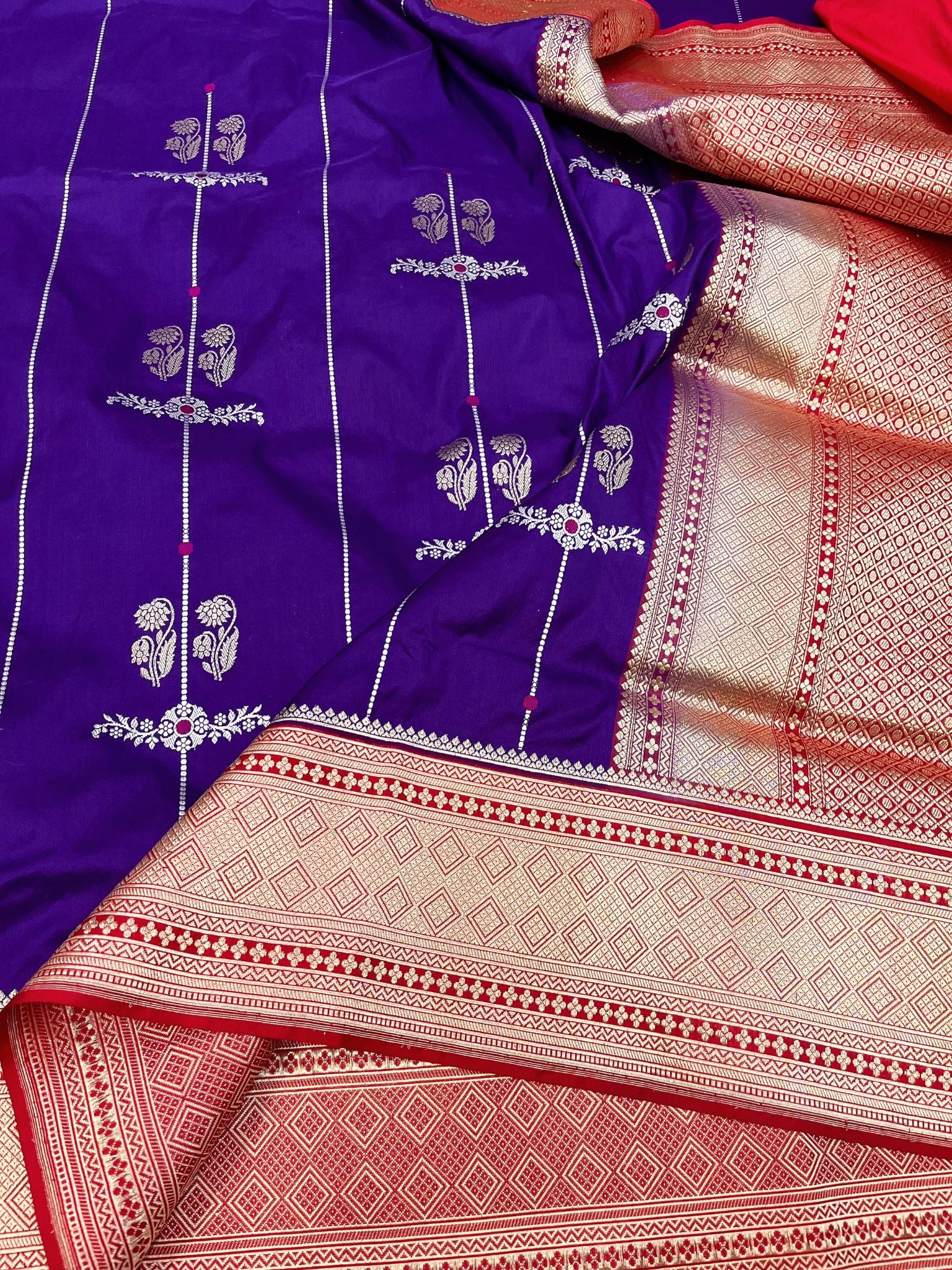 Pure Katan Silk Handloom Banarasi Saree - with kadhua meenakari motifs