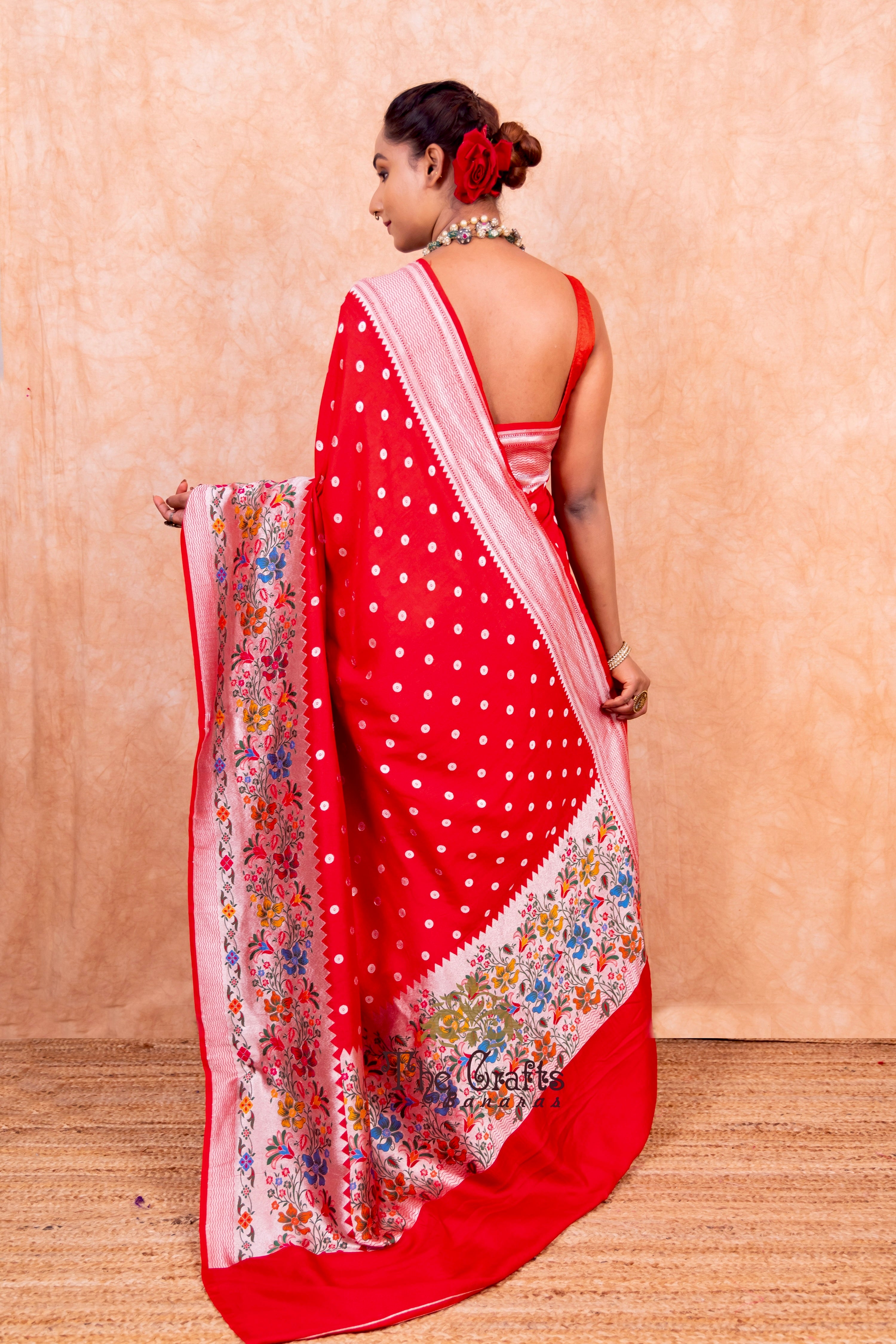 Tussar Georgette Handloom Banarasi Saree - Paithani border