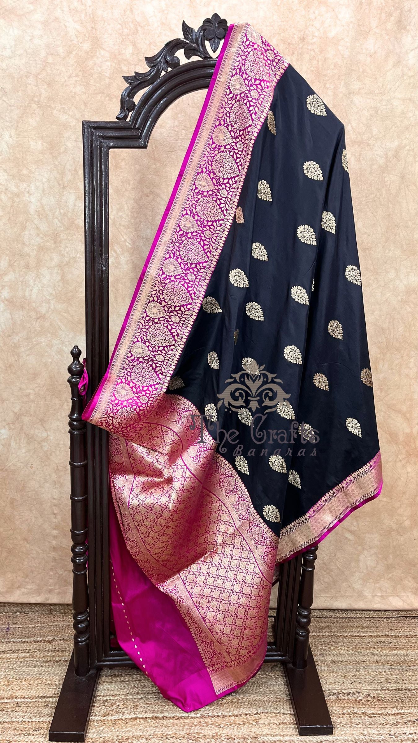 Pure Katan Silk Handloom Banarasi Saree - Jaal work