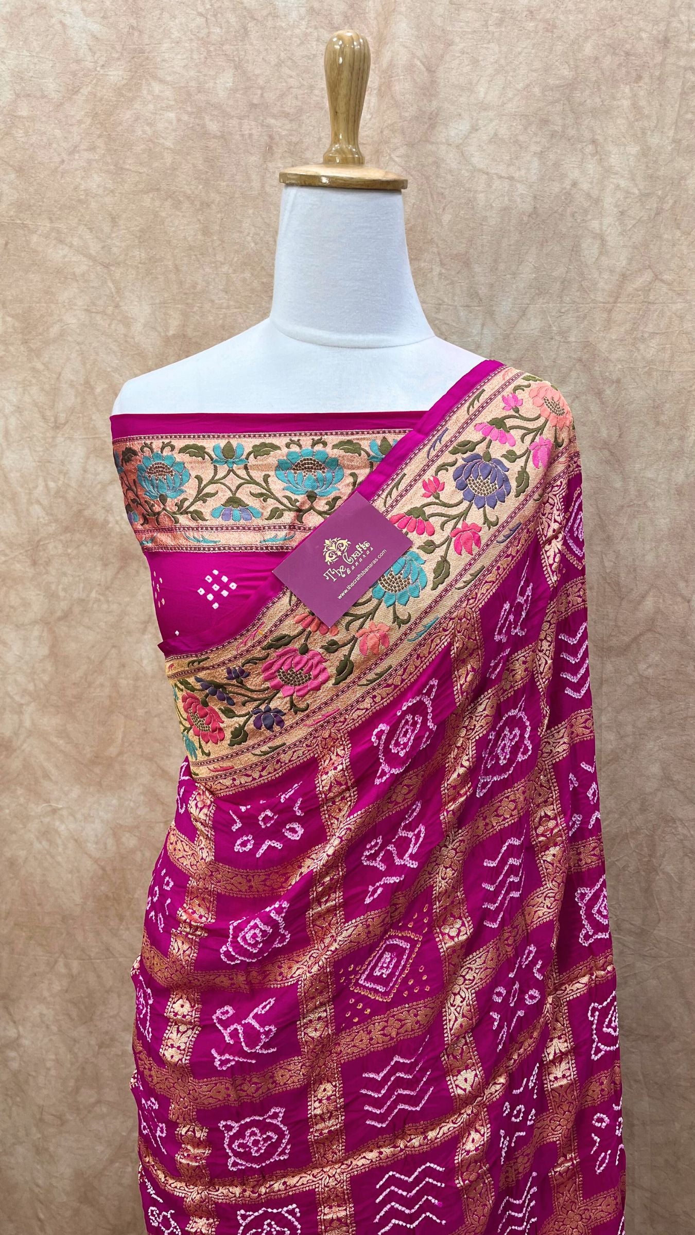 Pure Georgette Banarasi Handloom Bandhej Saree-With Meenakari Work