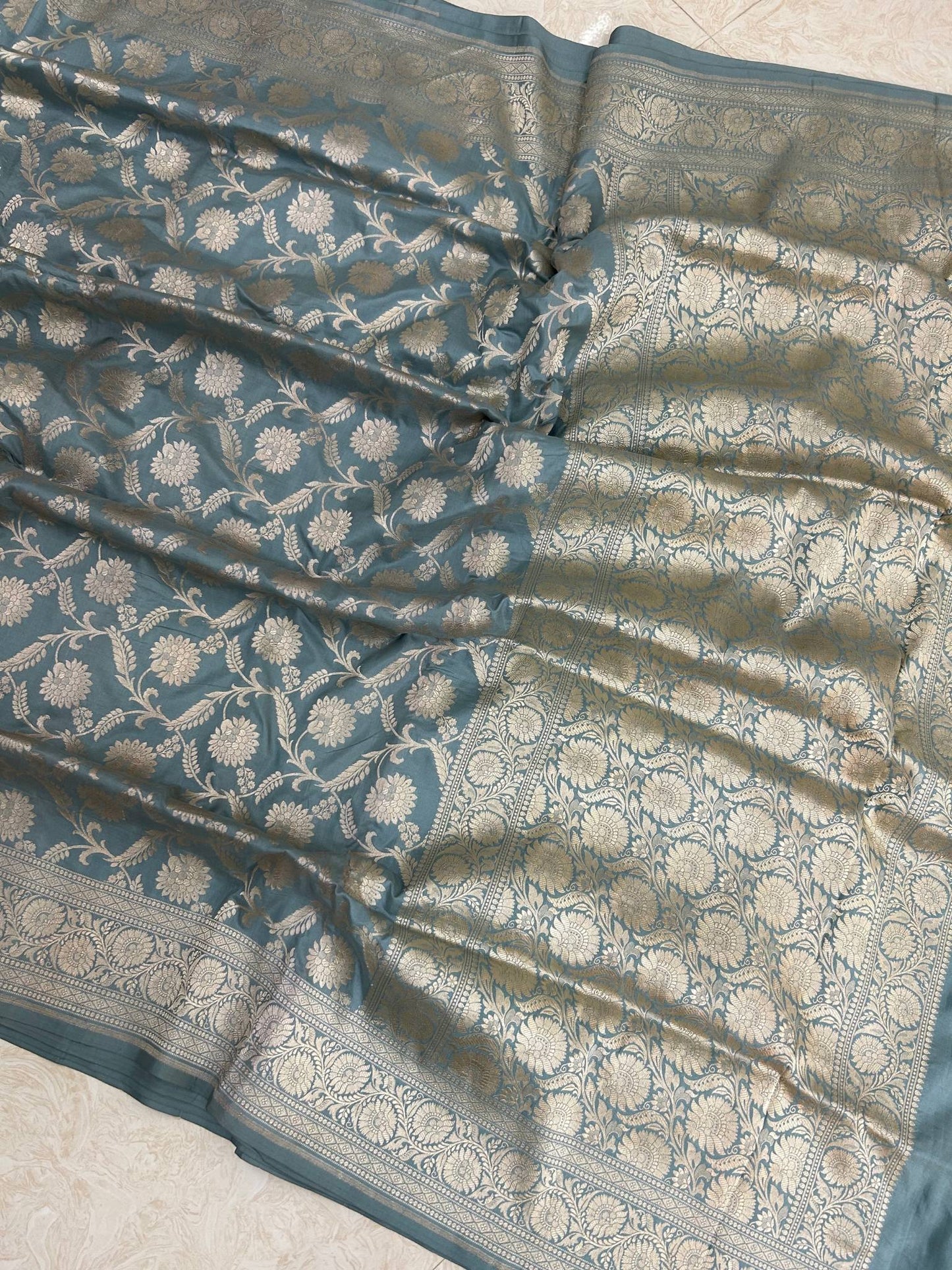 Pure Katan Silk Handloom Banarasi Saree - Jaal work
