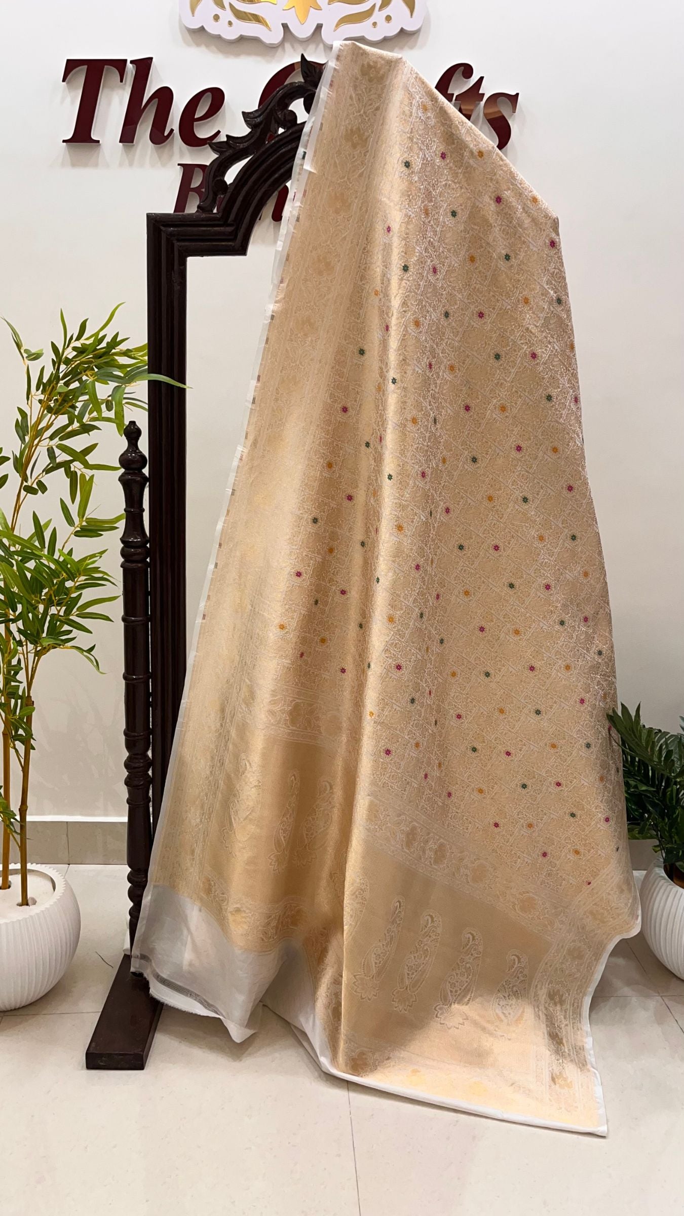 Pure Katan Silk Handloom Banarasi Saree - Tanchui Brocade Meena