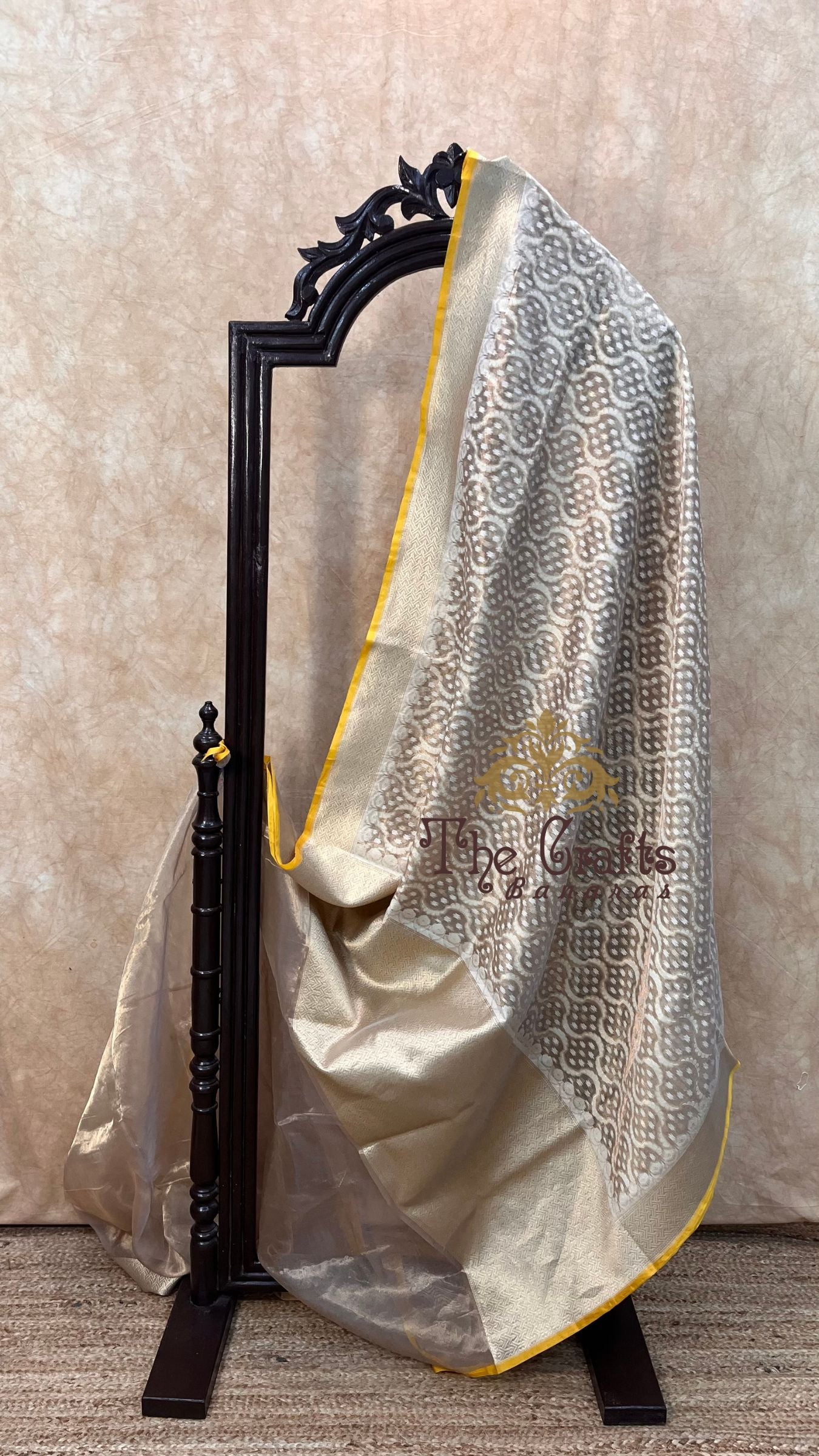 Pure Tissue Silk Handloom Banarasi Saree - Reshmi Zari