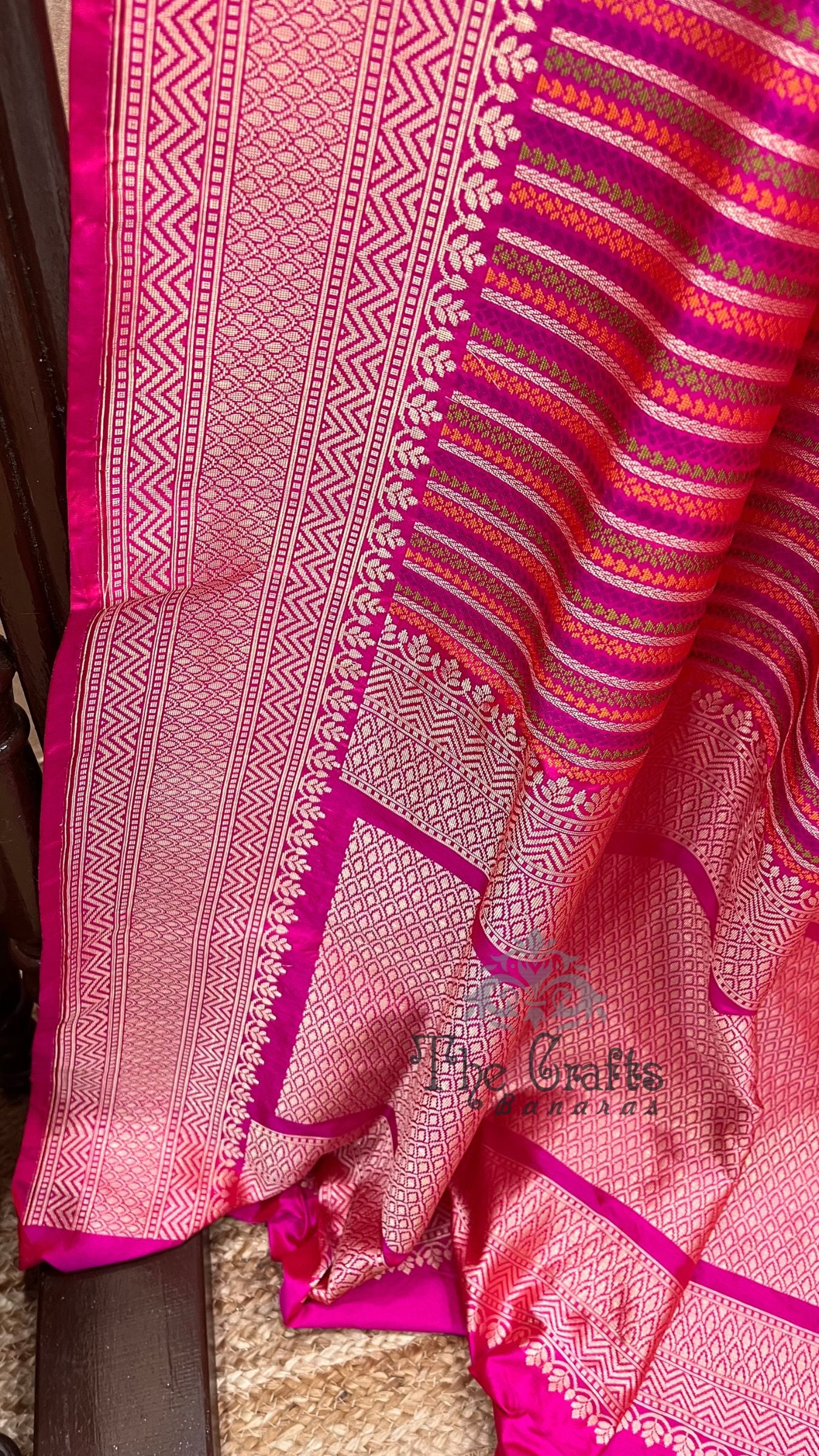 Pure Katan Silk Handloom Banarasi Saree - with kadhua work