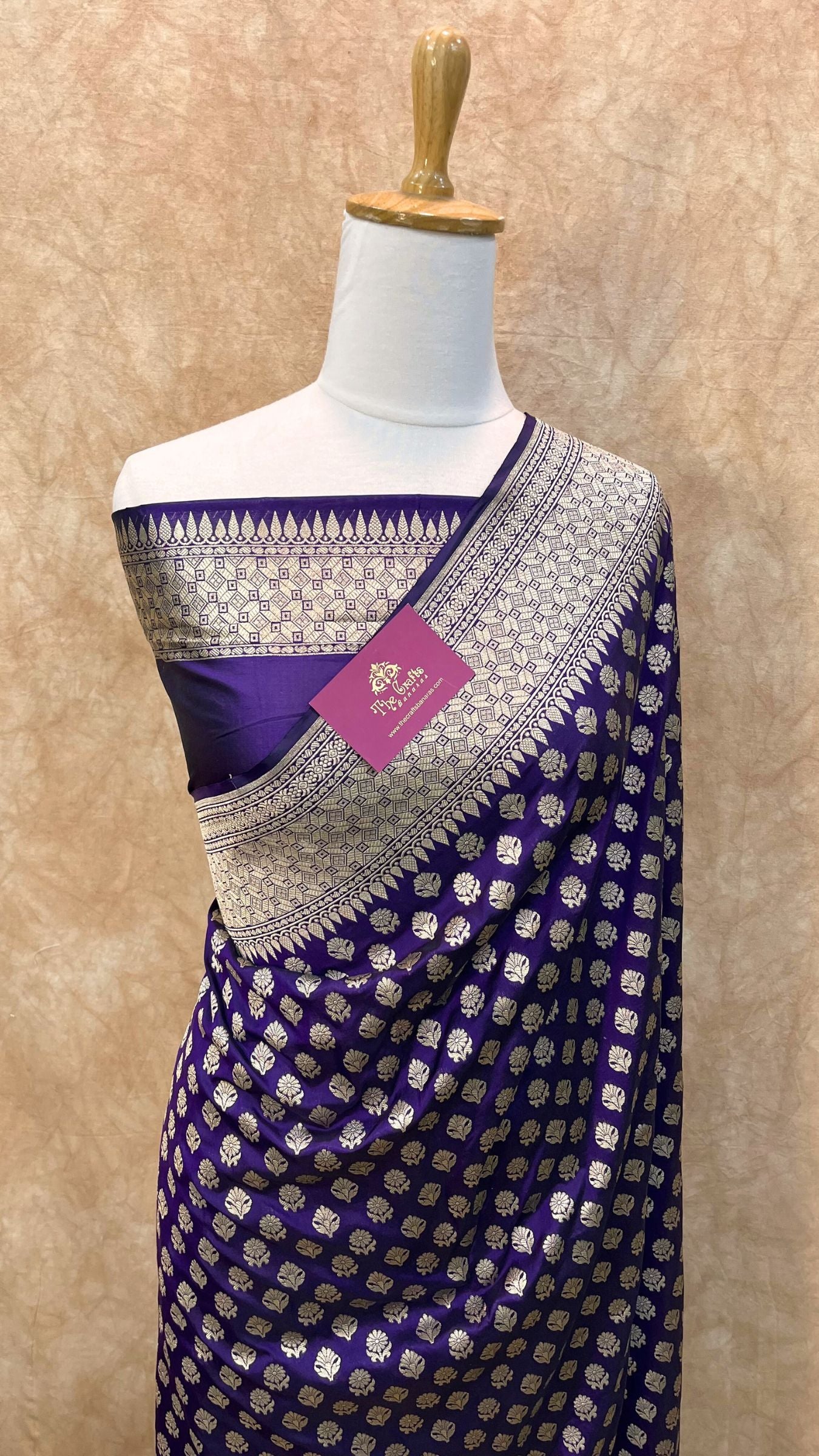 Pure Katan Silk Handloom Banarasi Saree - Jaal work