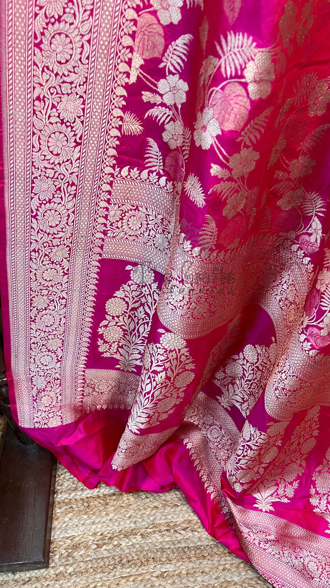 Pure Katan Silk Handloom Banarasi Saree - Jaal work