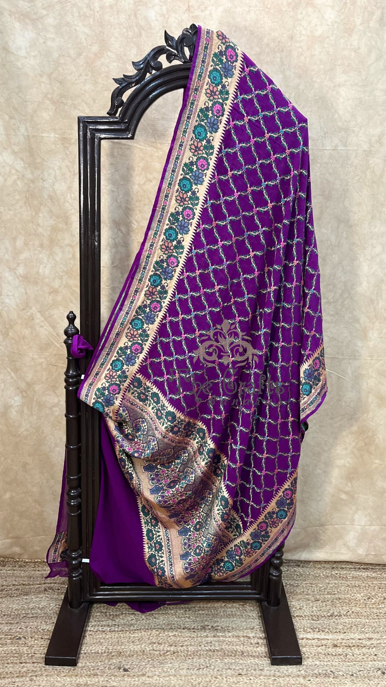 Pure Georgette Handloom Banarasi Saree - Gold zari with meenakari