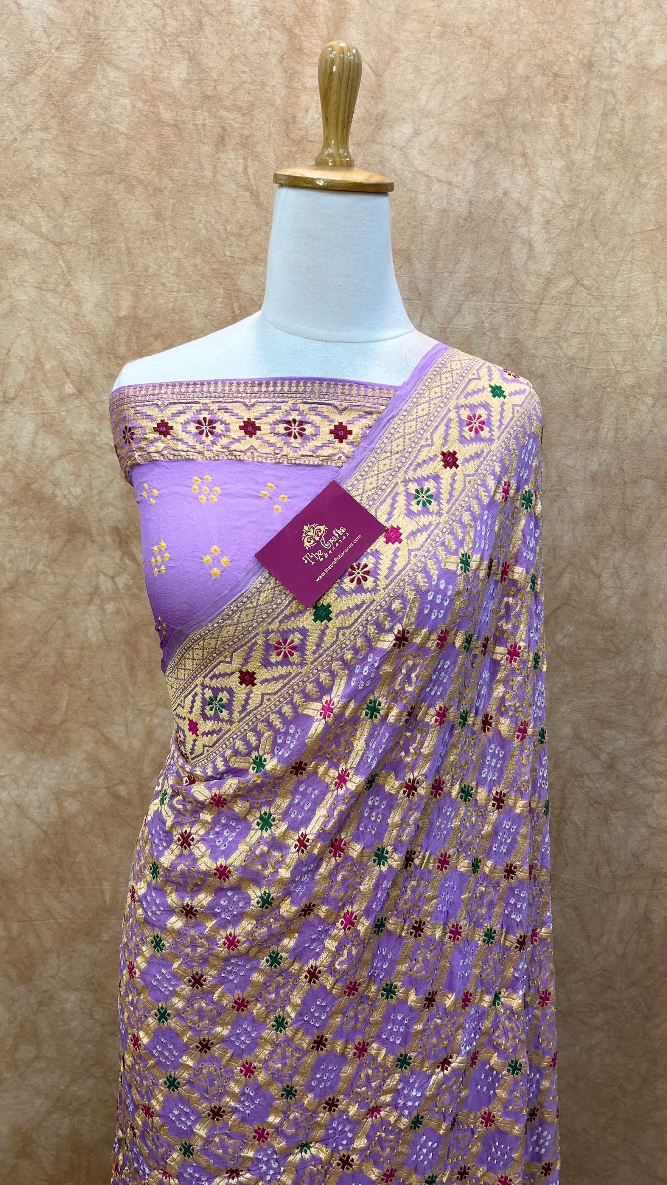 Pure Georgette Banarasi Handloom Bandhej Saree-With Meenakari Work