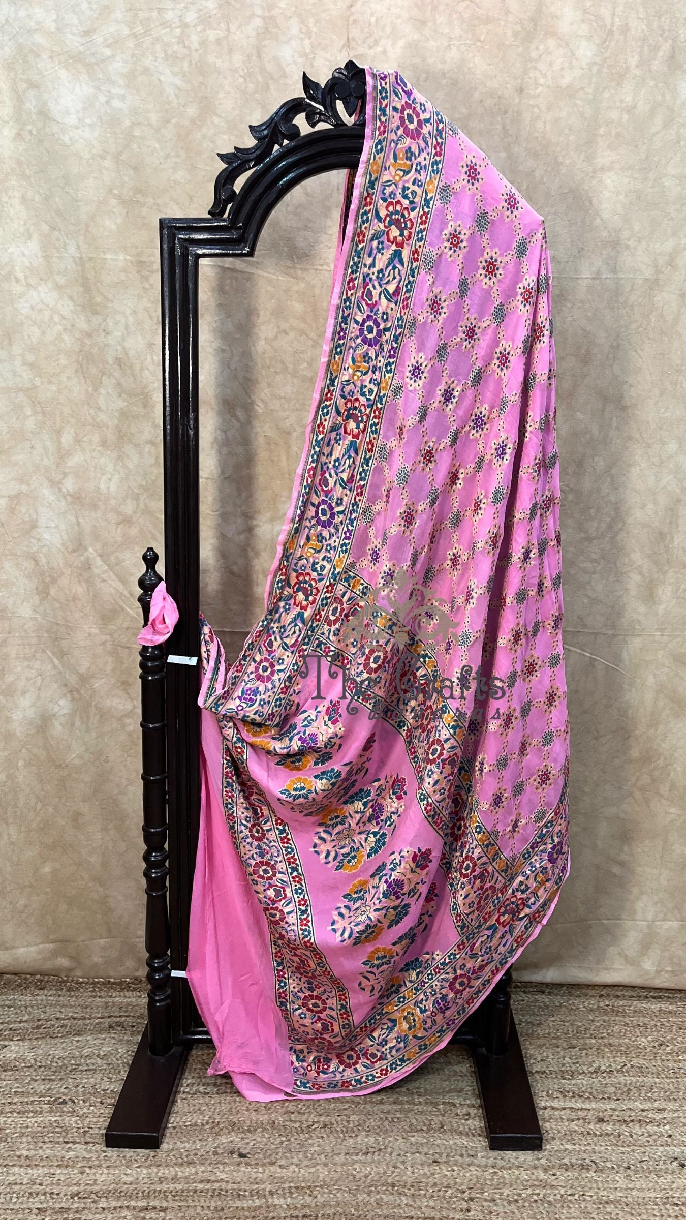 Pure Georgette Handloom Banarasi Saree - Gold zari with meenakari