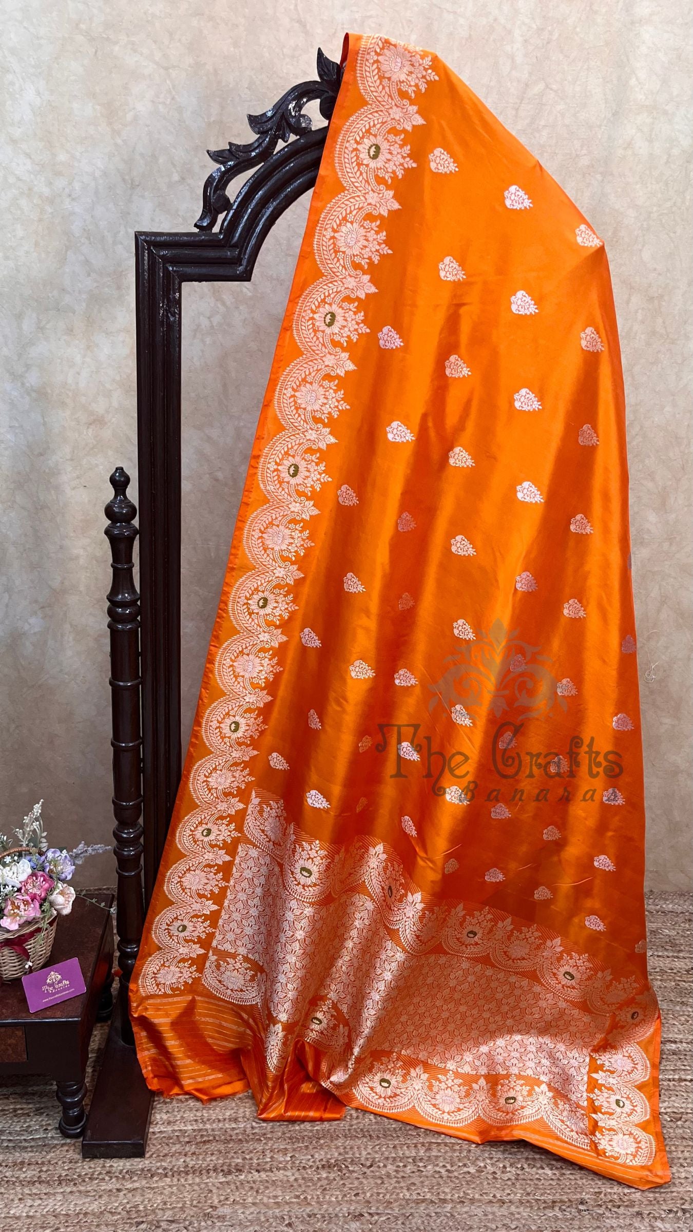 Pure Katan Silk Handloom Banarasi Saree - with kadhua meenakari motifs