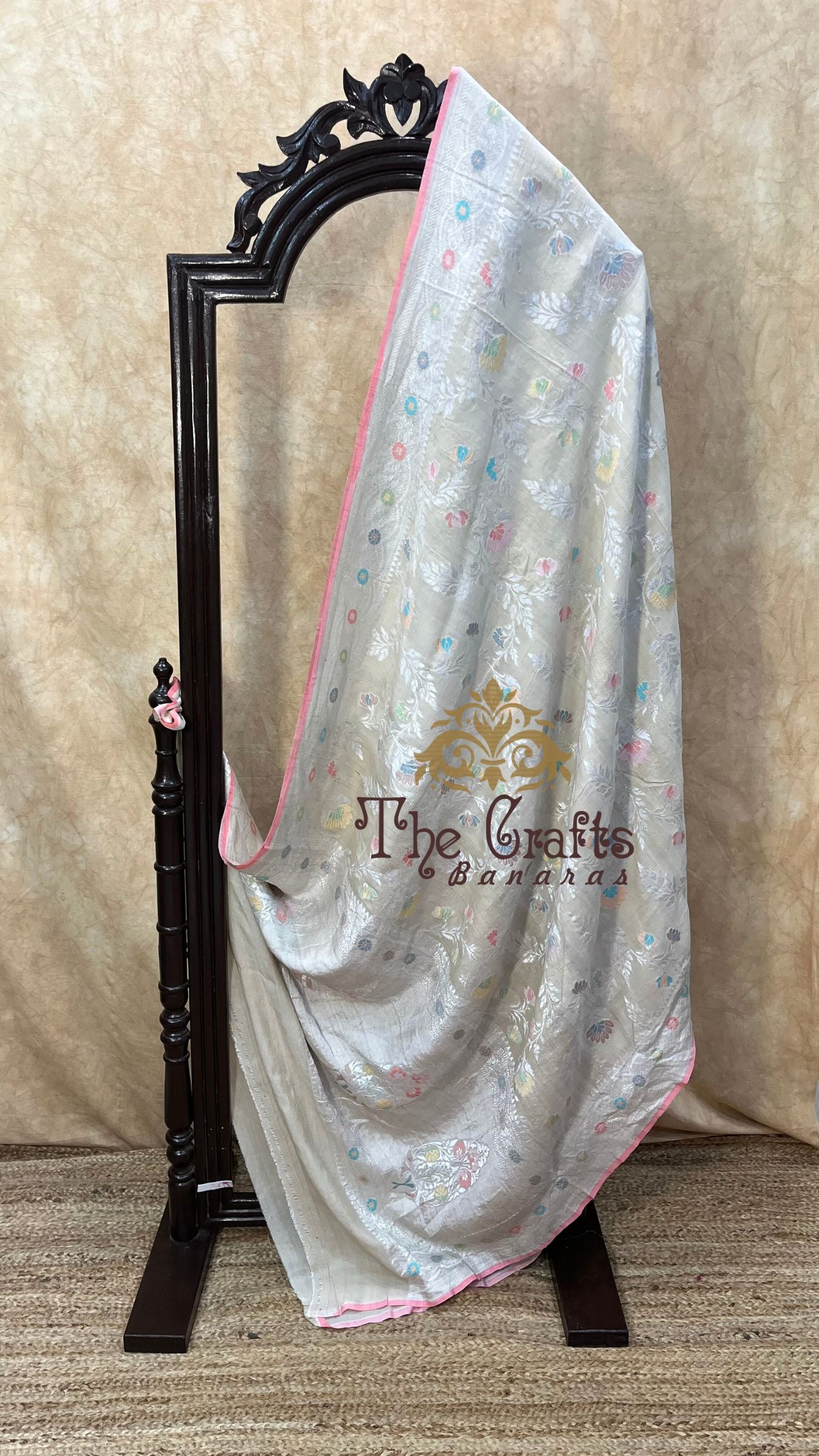Tussar Georgette Handloom Banarasi Saree - Jaal with Meenakari
