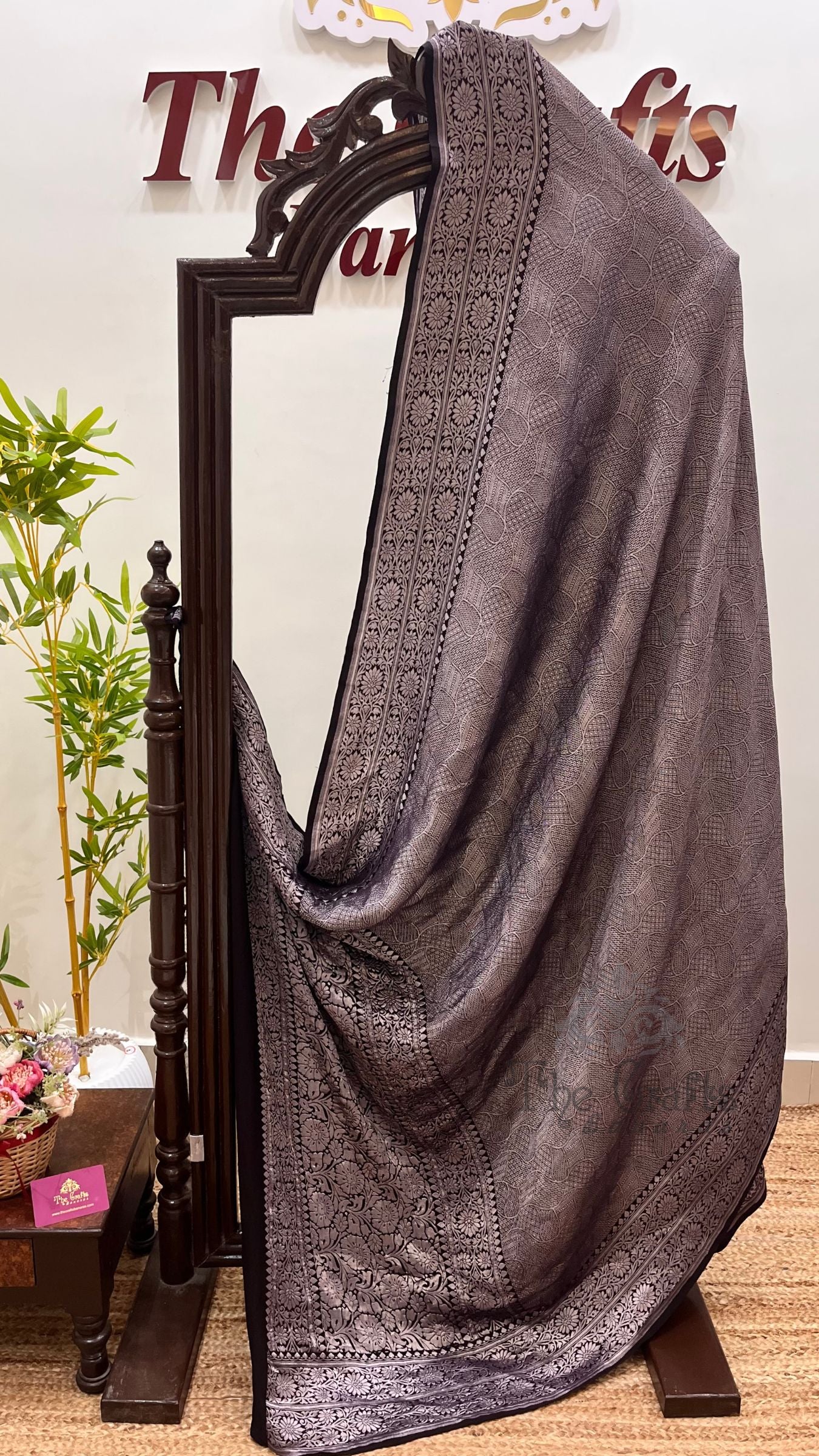 Khaddi Georgette Handloom Banarasi Saree - Tanchui Brocade