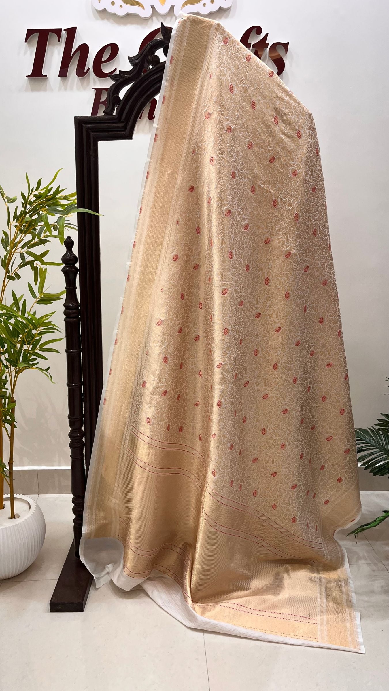 Pure Katan Silk Handloom Banarasi Saree - Tanchui Brocade Meena