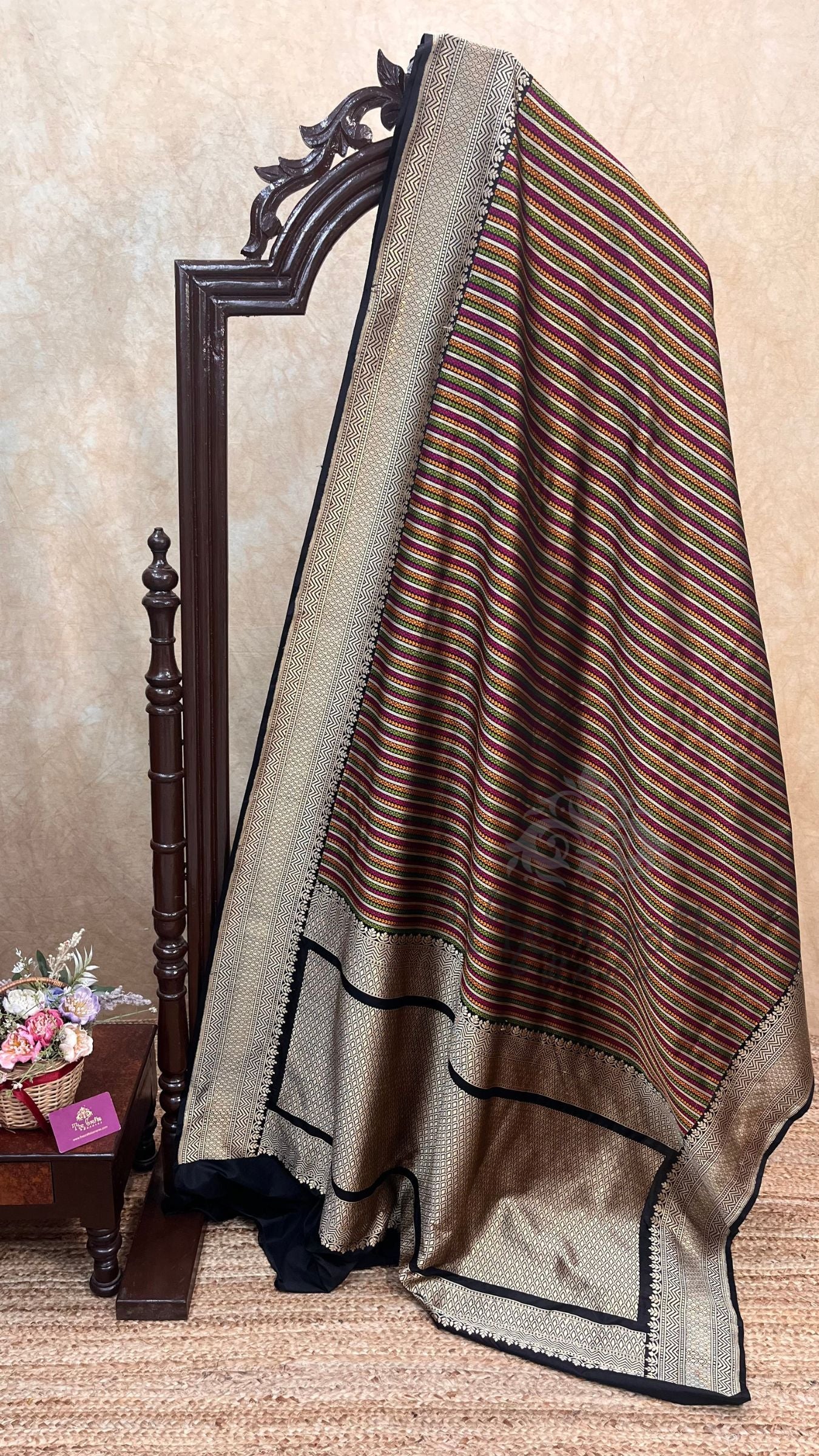 Rangkat Pure Katan Silk Handloom Banarasi Saree - with kadhua work