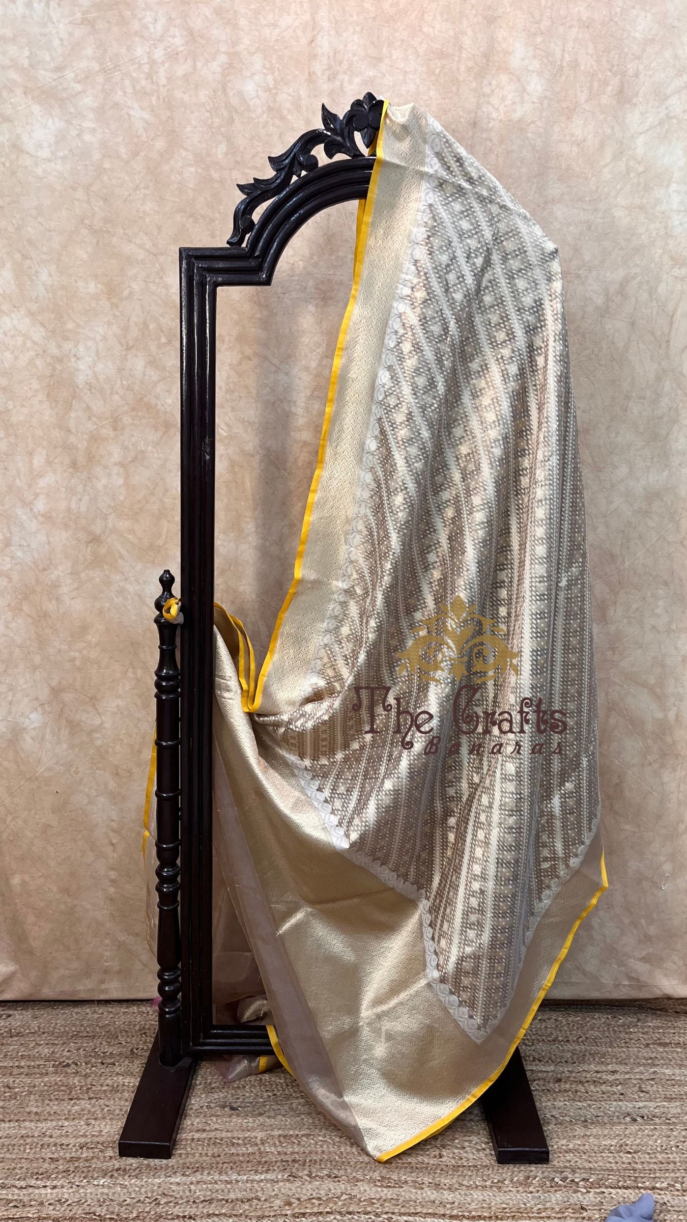 Pure Tissue Silk Handloom Banarasi Saree - Reshmi Zari