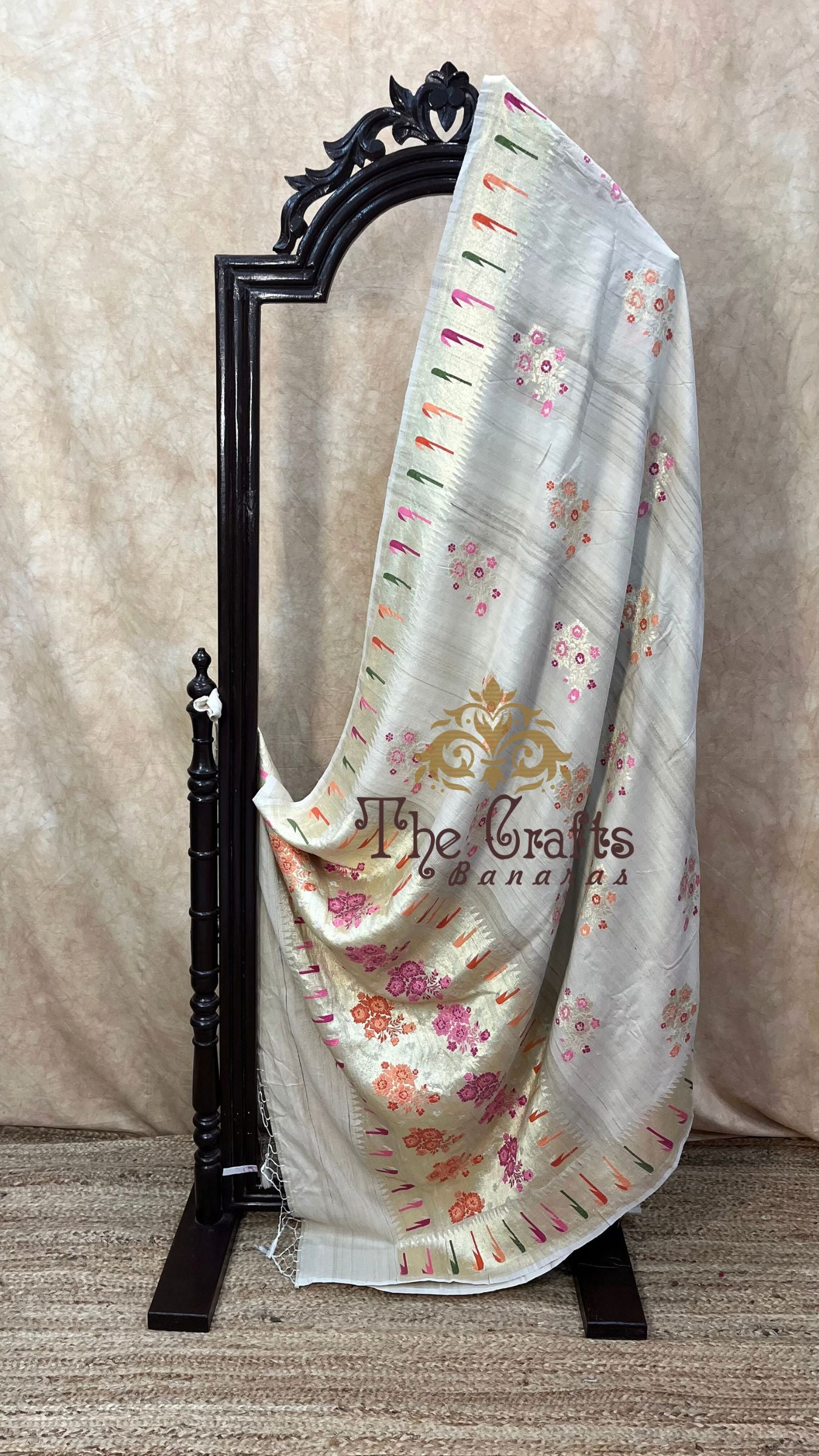 Tussar Georgette Handloom Banarasi Saree - Jaal with Meenakari