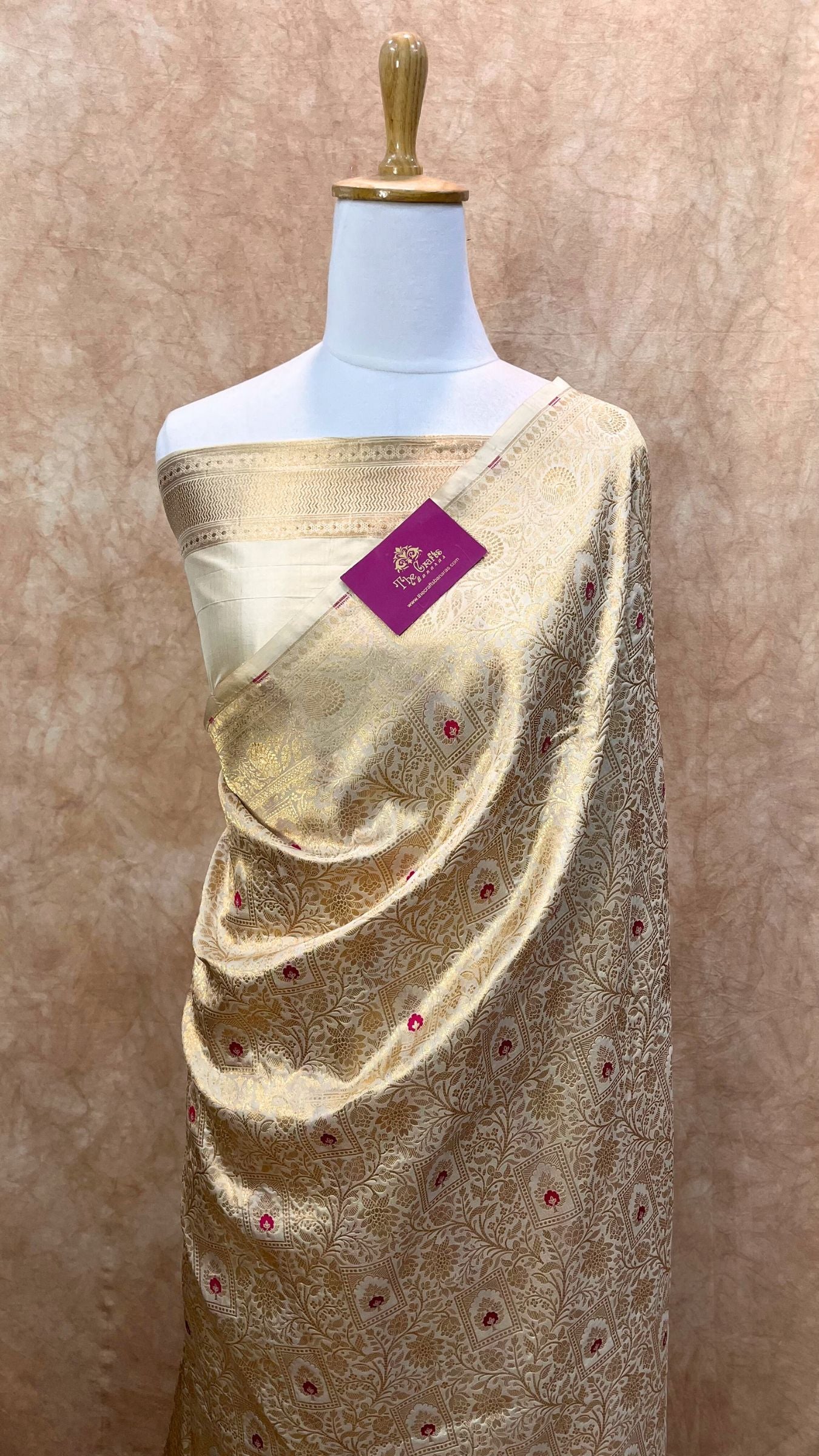 Pure Katan Silk Handloom Banarasi Saree - Tanchui Brocade Meena