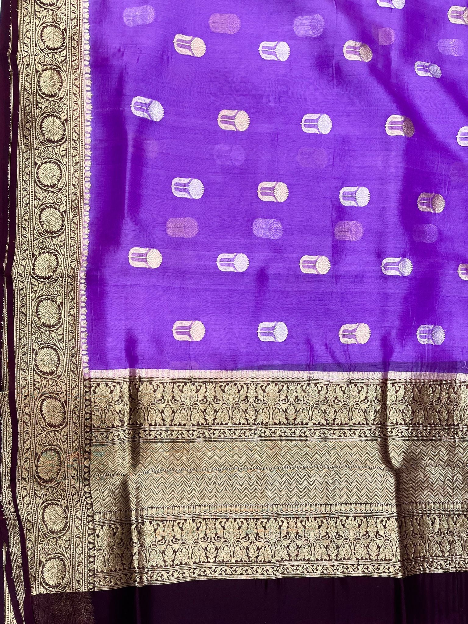 Pure Kora Silk Handloom Banarasi Saree - With Kadhua motifs