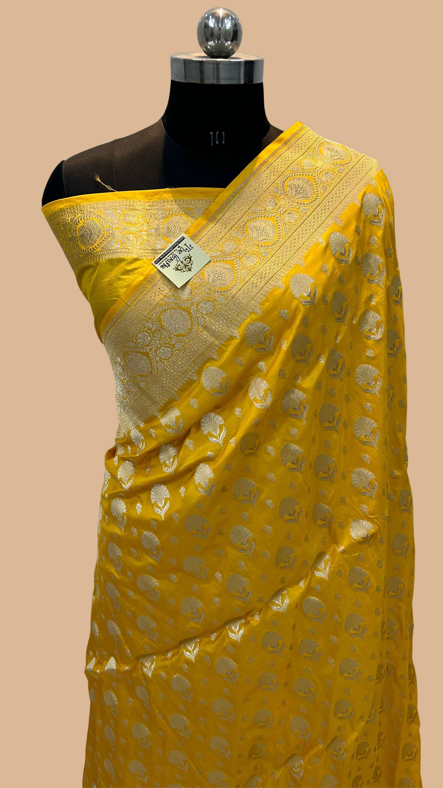 Pure Katan Silk Handloom Banarasi Saree - Jaal work