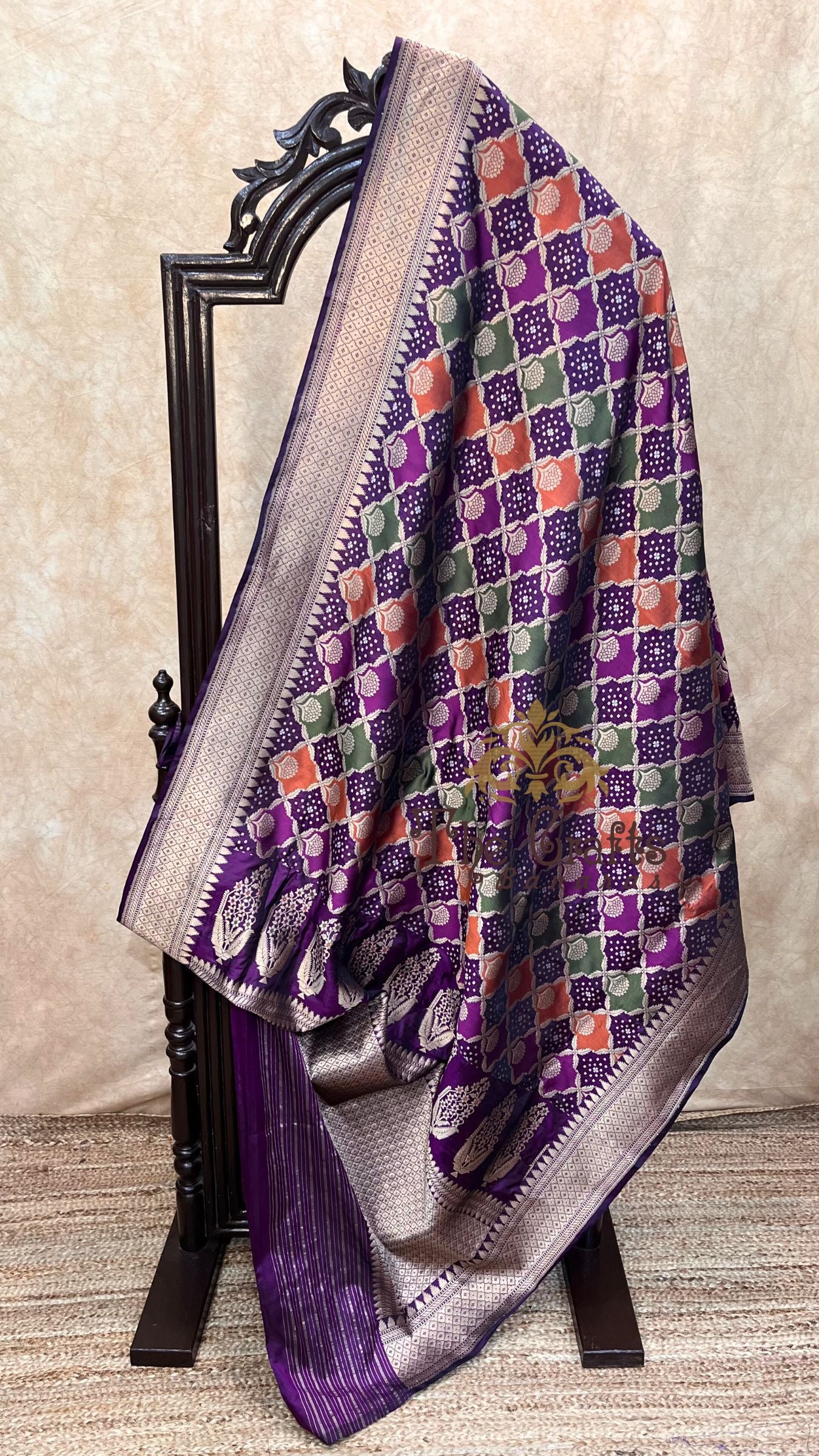 Rangkat Pure Katan Silk Handloom Banarasi Saree - with kadhua work