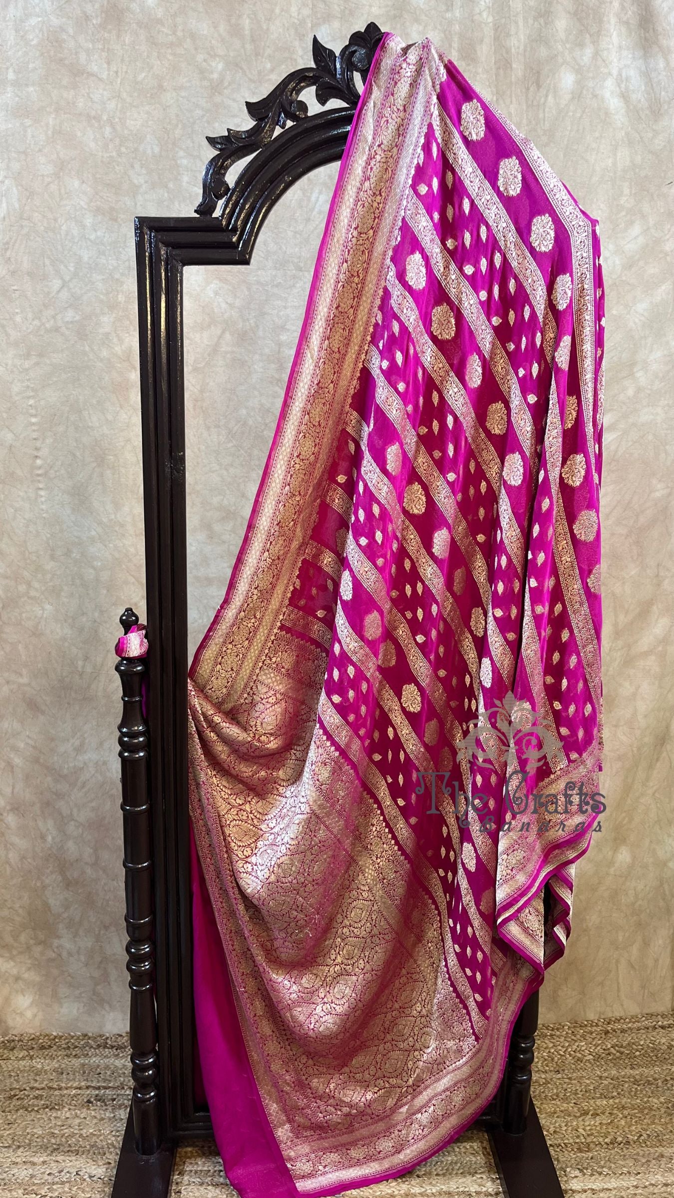 Khaddi Georgette Banarasi Saree - Gold Zari