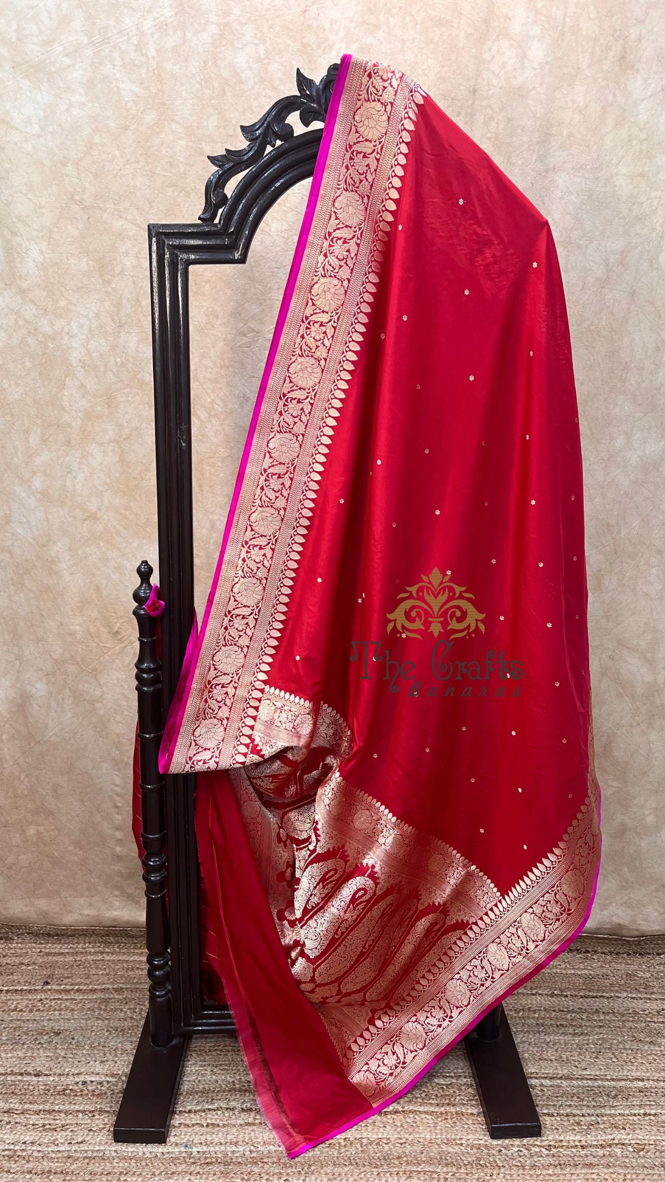 Pure Katan Silk Handloom Banarasi Saree - with kadhua motifs