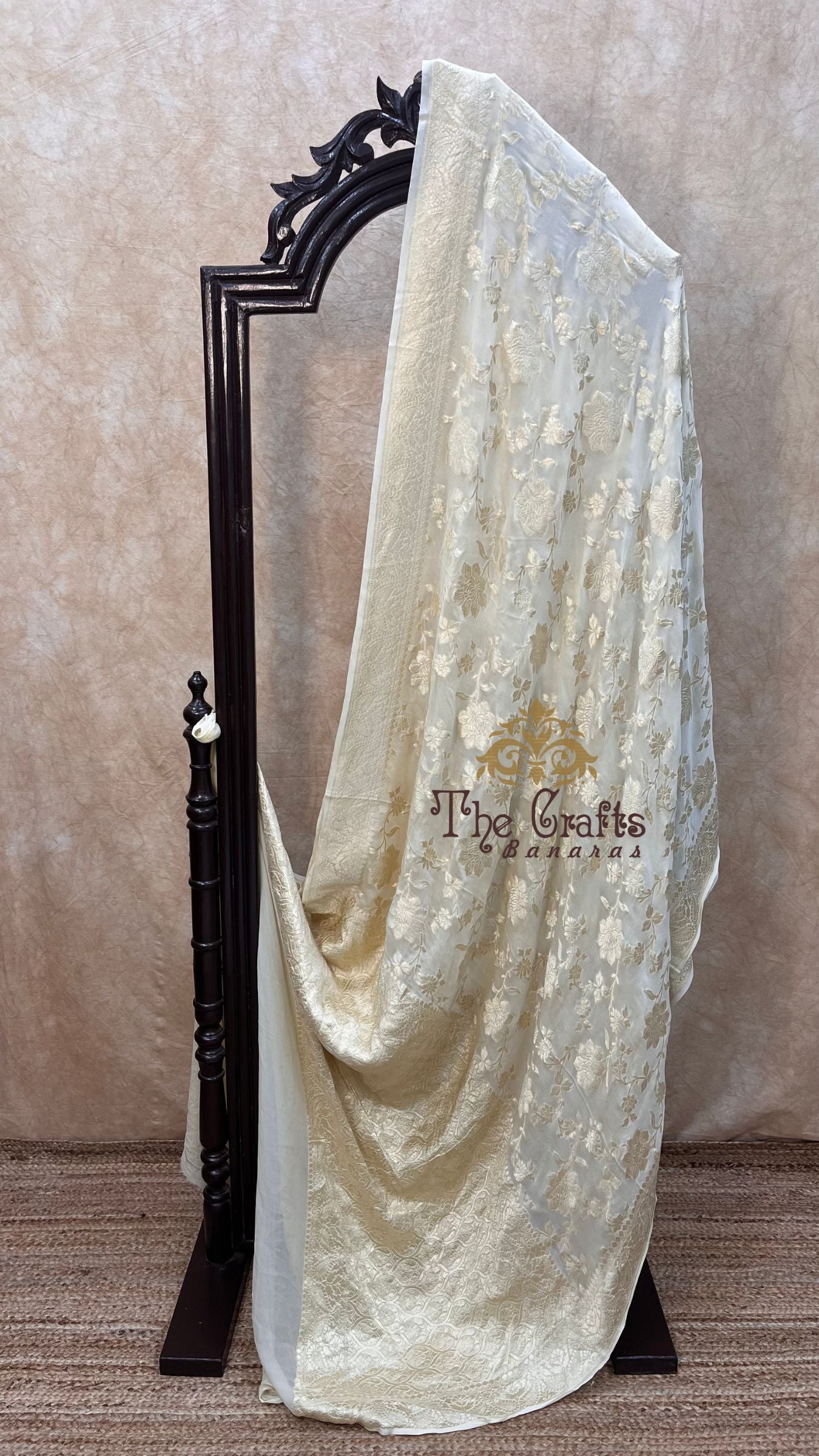 Khaddi Georgette Handloom Banarasi Saree - Water Zari