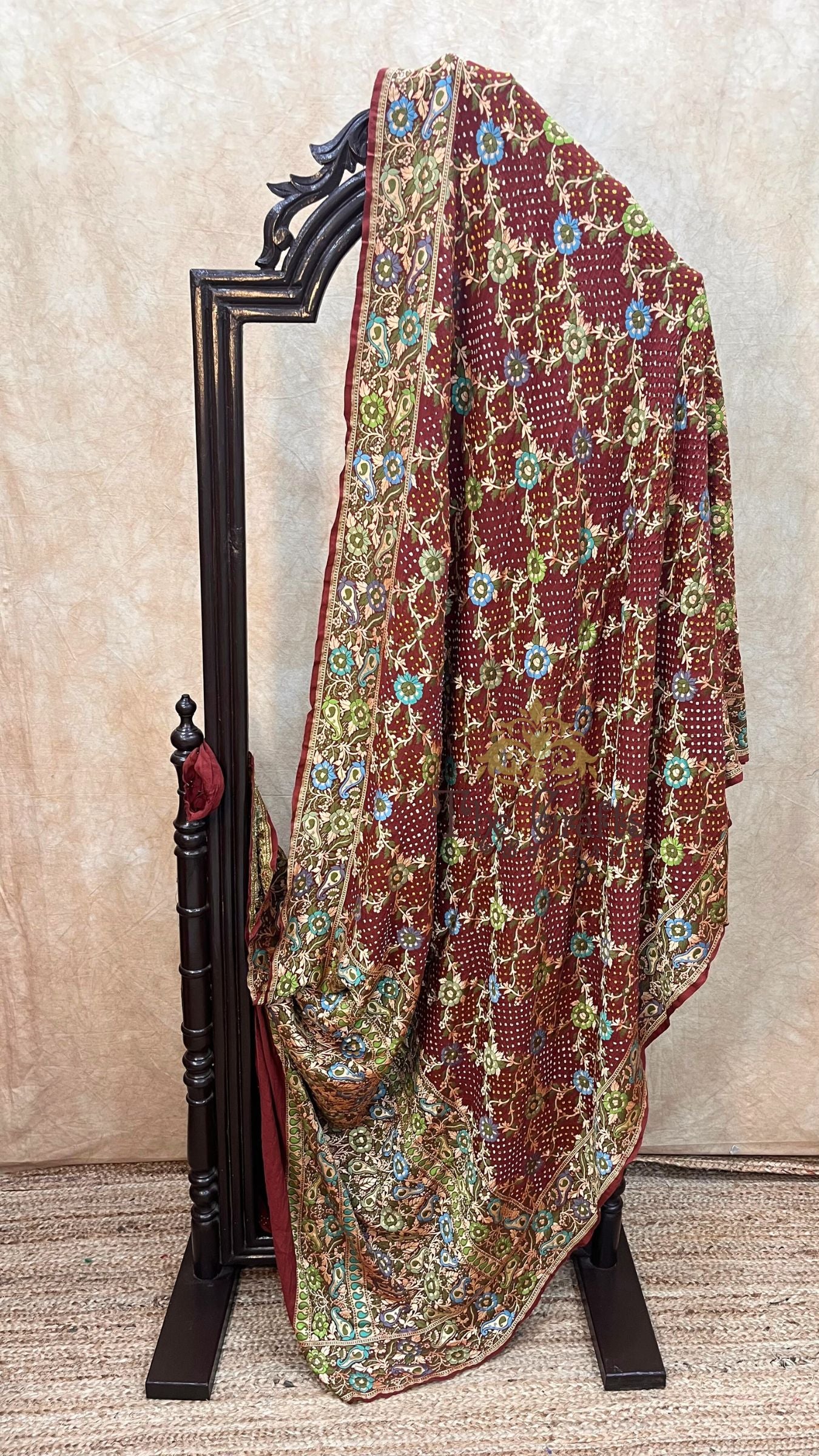Pure Georgette Banarasi Handloom Bandhej Saree-With Meenakari Work