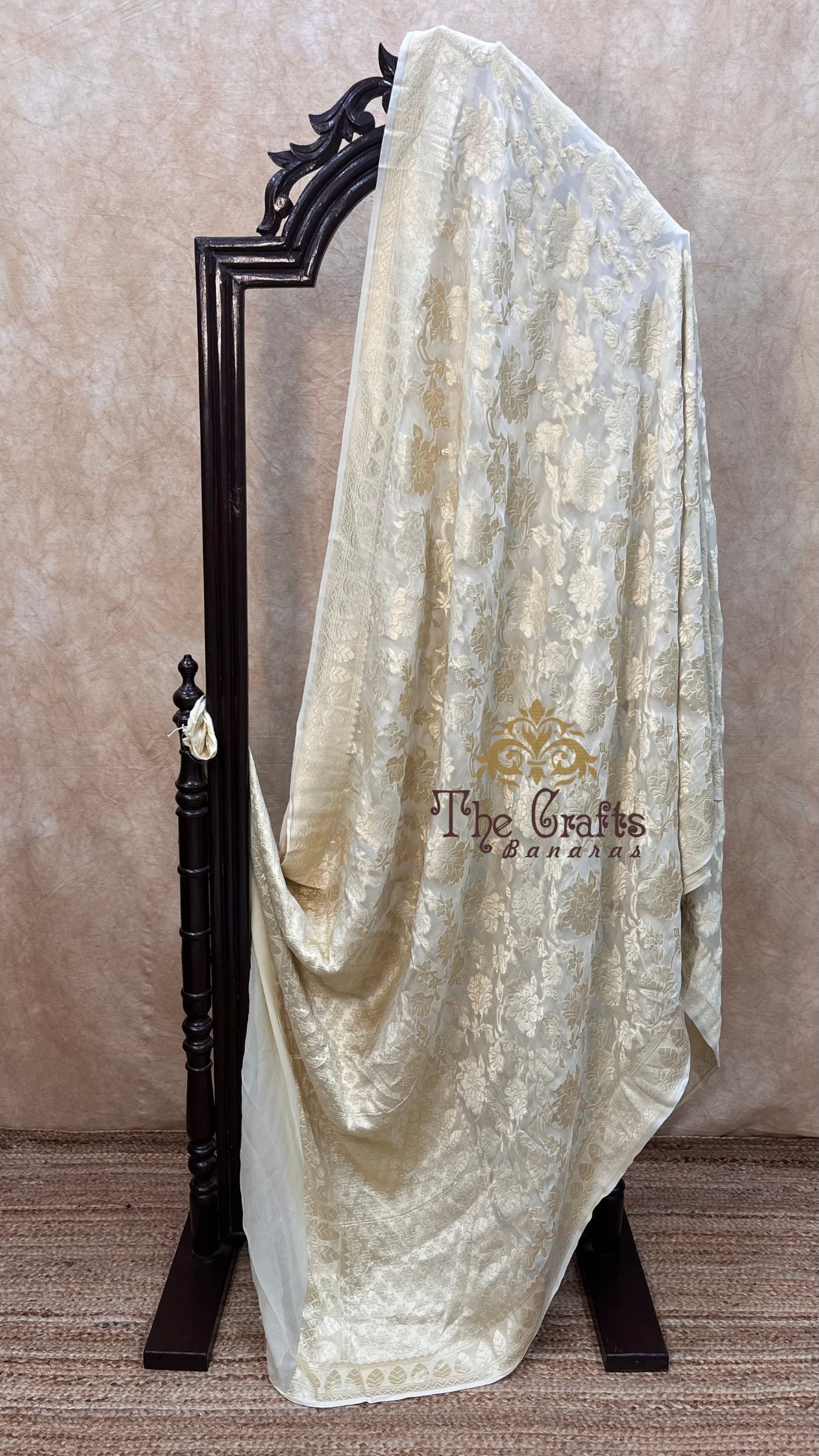 Khaddi Georgette Handloom Banarasi Saree - Water Zari