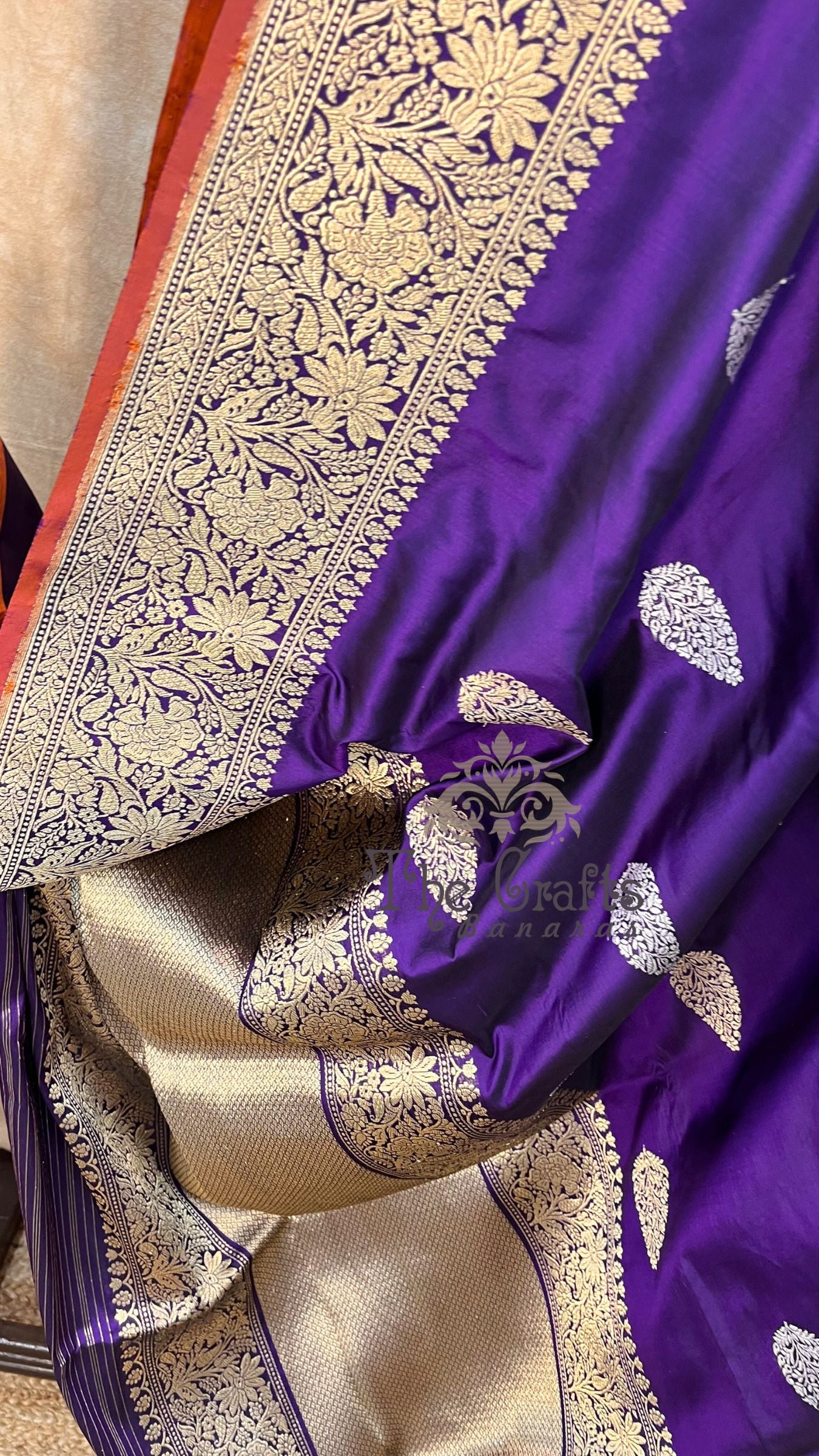 Pure Katan Silk Handloom Banarasi Saree - With Sona Rupa Kadhua Motifs