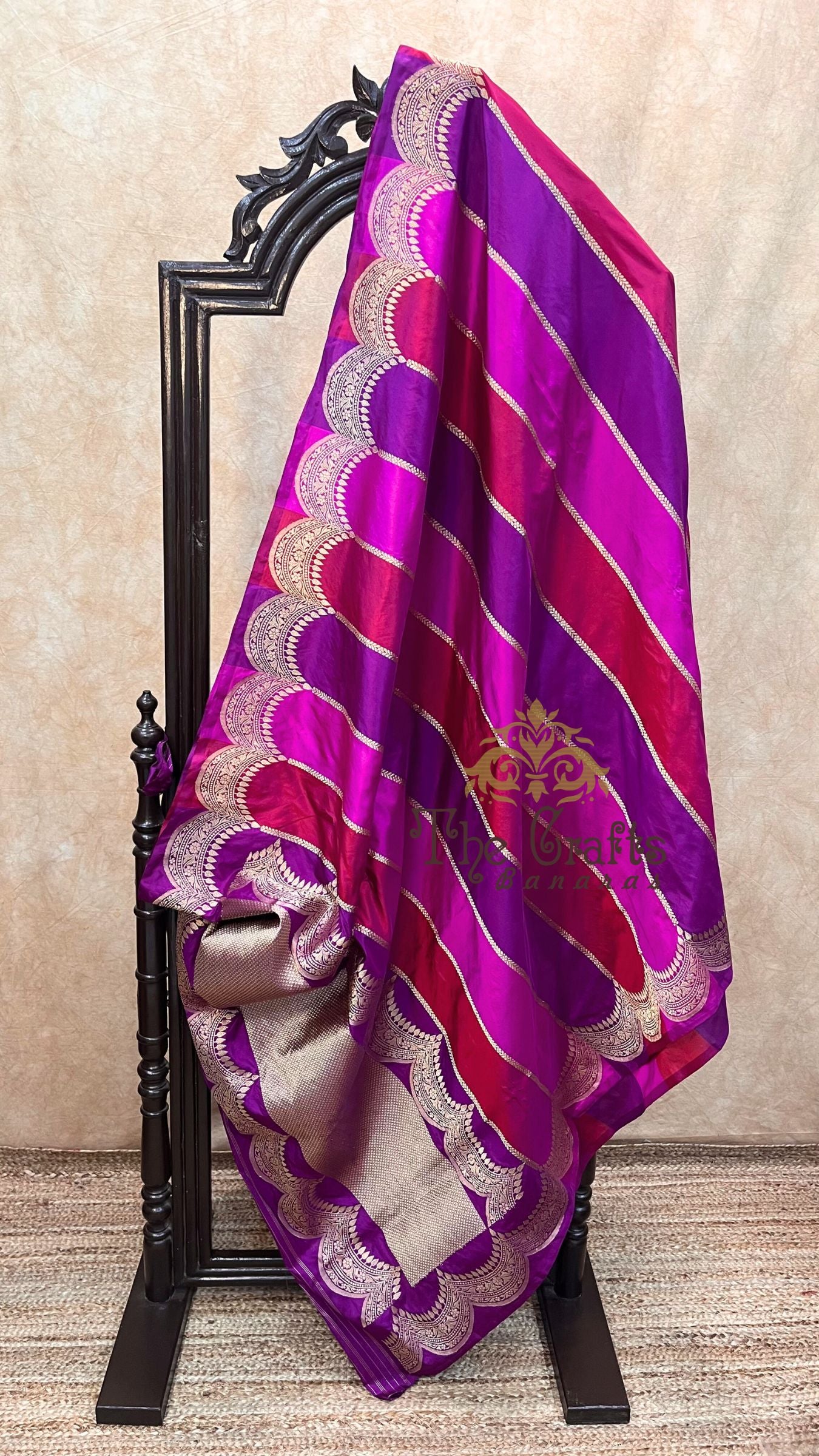 Rangkat Pure Katan Silk Handloom Banarasi Saree - with kadhua work