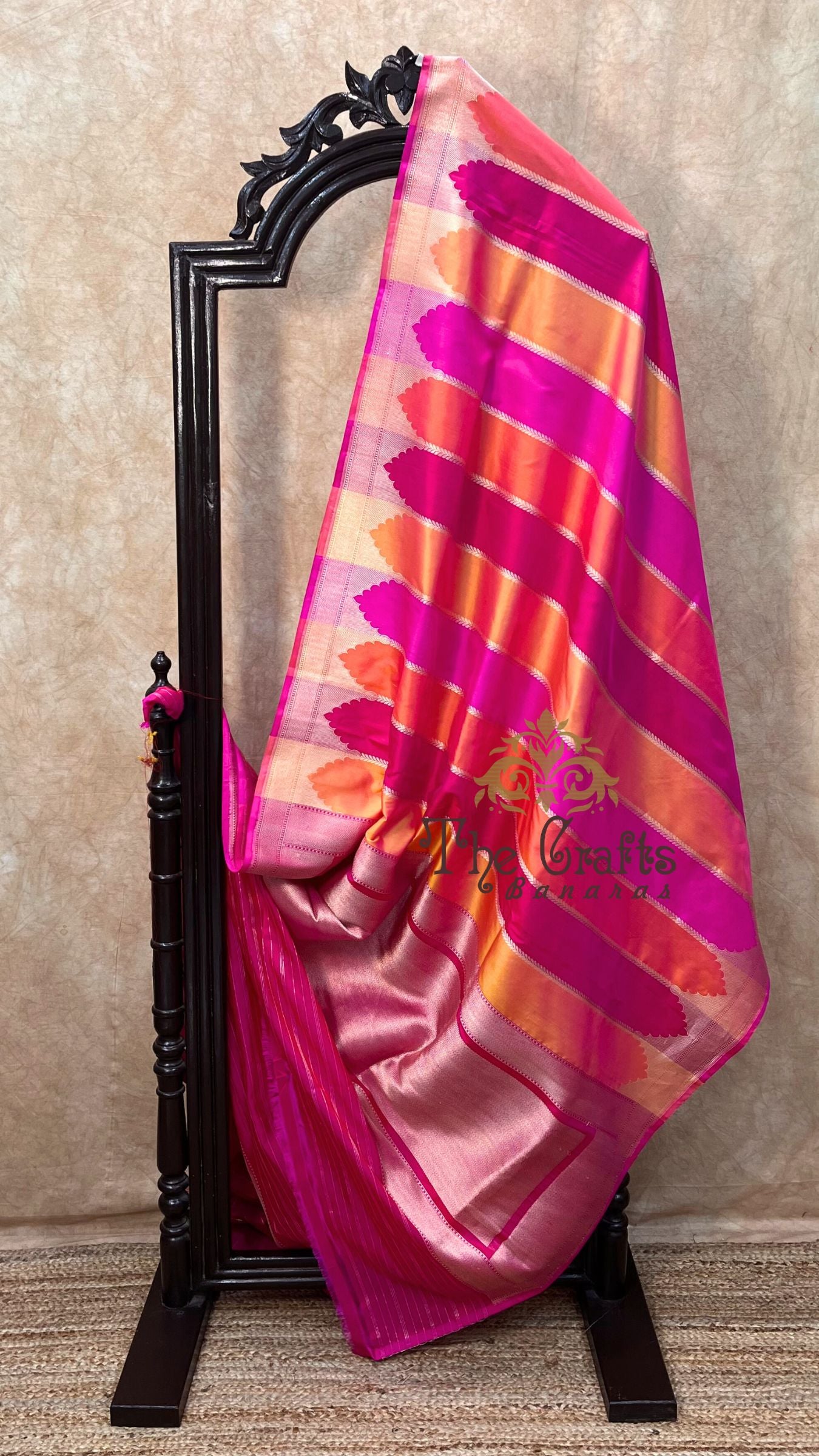 Rangkat Pure Katan Silk Handloom Banarasi Saree - with kadhua work